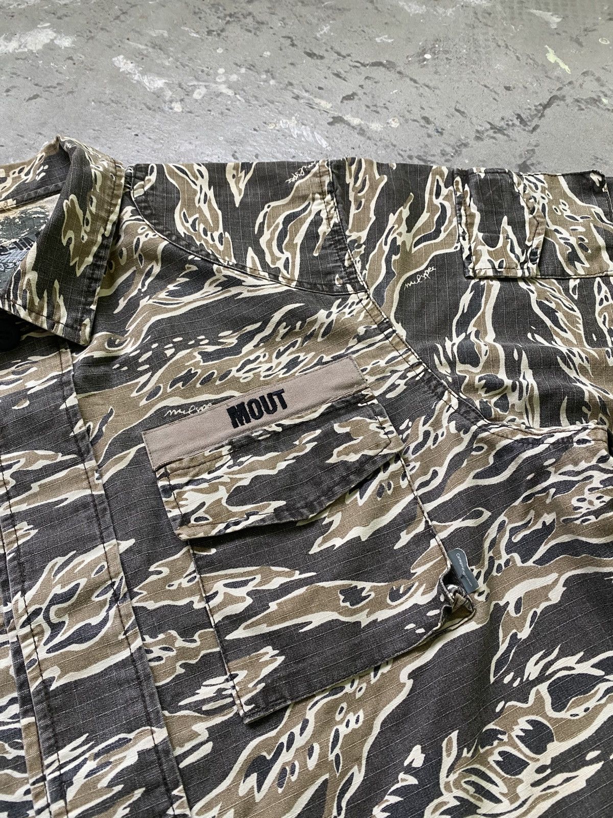 Wtaps Wtaps Buds Tiger Stripe Camo Cotton Issue Shirt Size US L / EU 52-54 / 3 - 6 Thumbnail