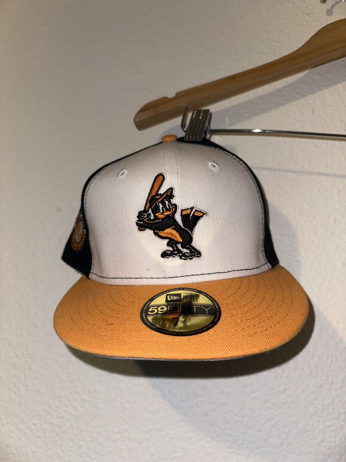 New Era 71/8 “Daffy Duck” Baltimore Orioles Daffy Duck Fitted Hat Size ONE SIZE - 1 Thumbnail