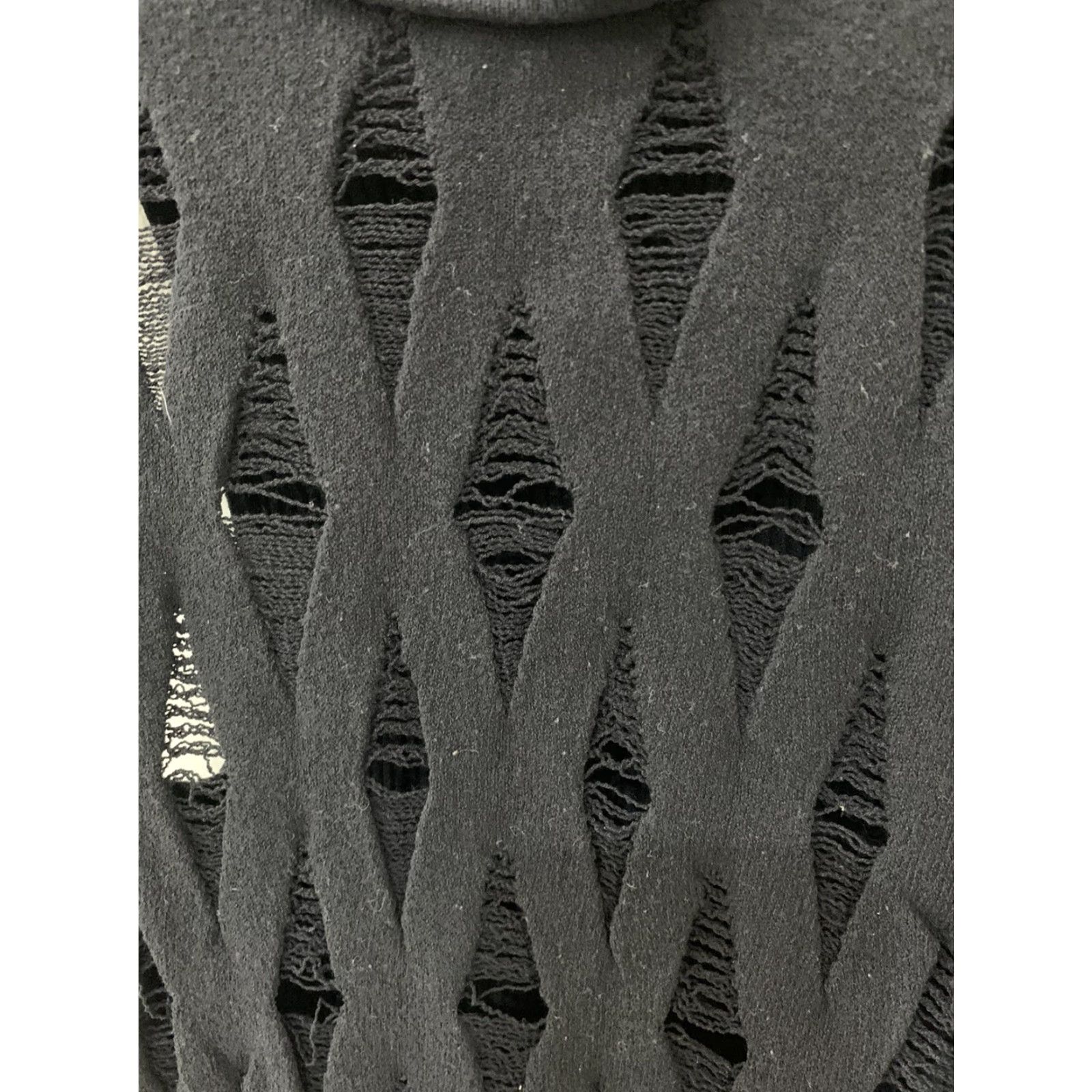 Bebe VINTAGE bebe Sweater Tank Top Cropped Black Destroyed Sz L Stretch 90’s Womens Size L / US 10 / IT 46 - 3 Thumbnail