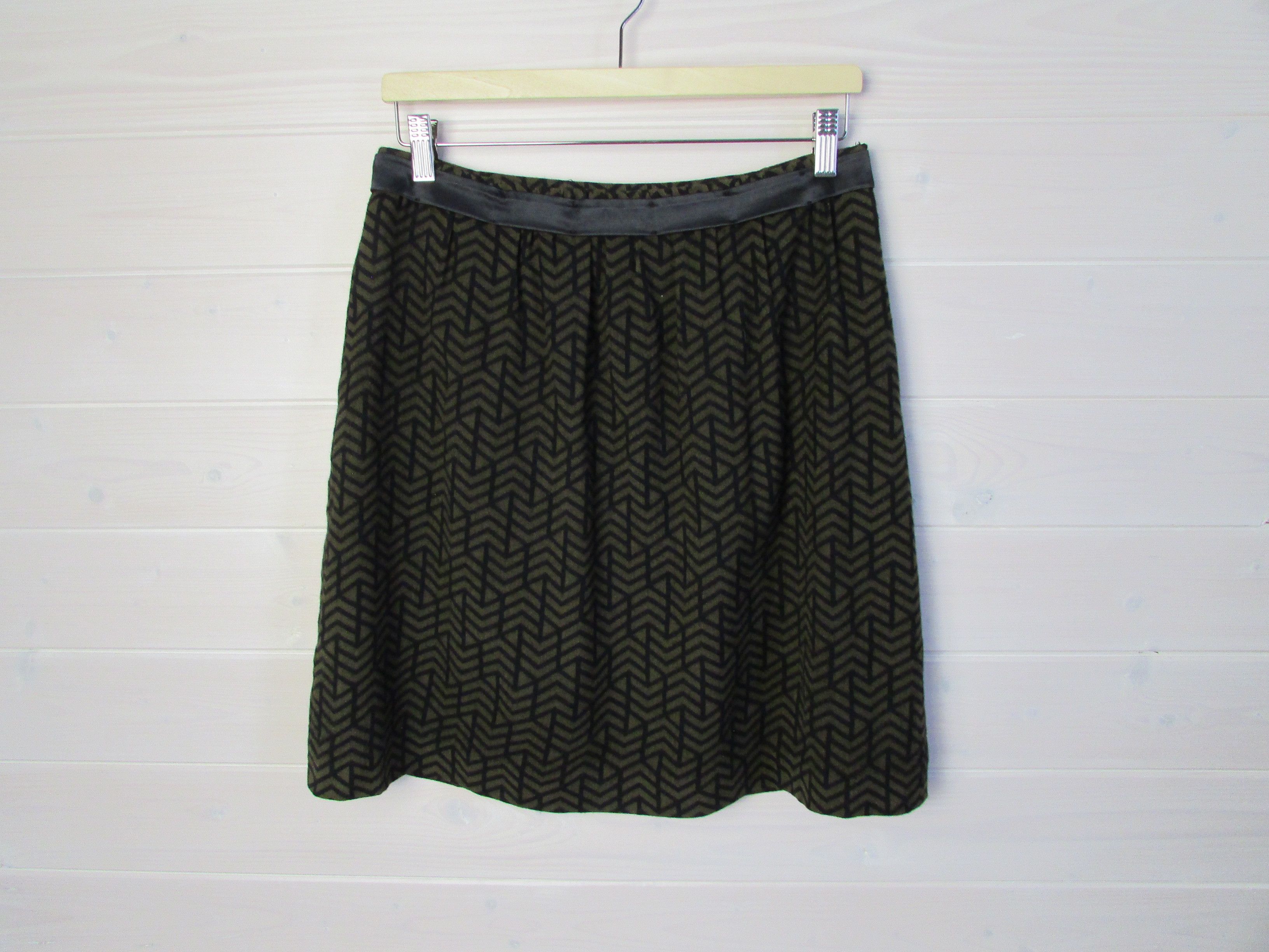 image of Etro Women's Patterned Wool Skirt in Black Green (Size 30)