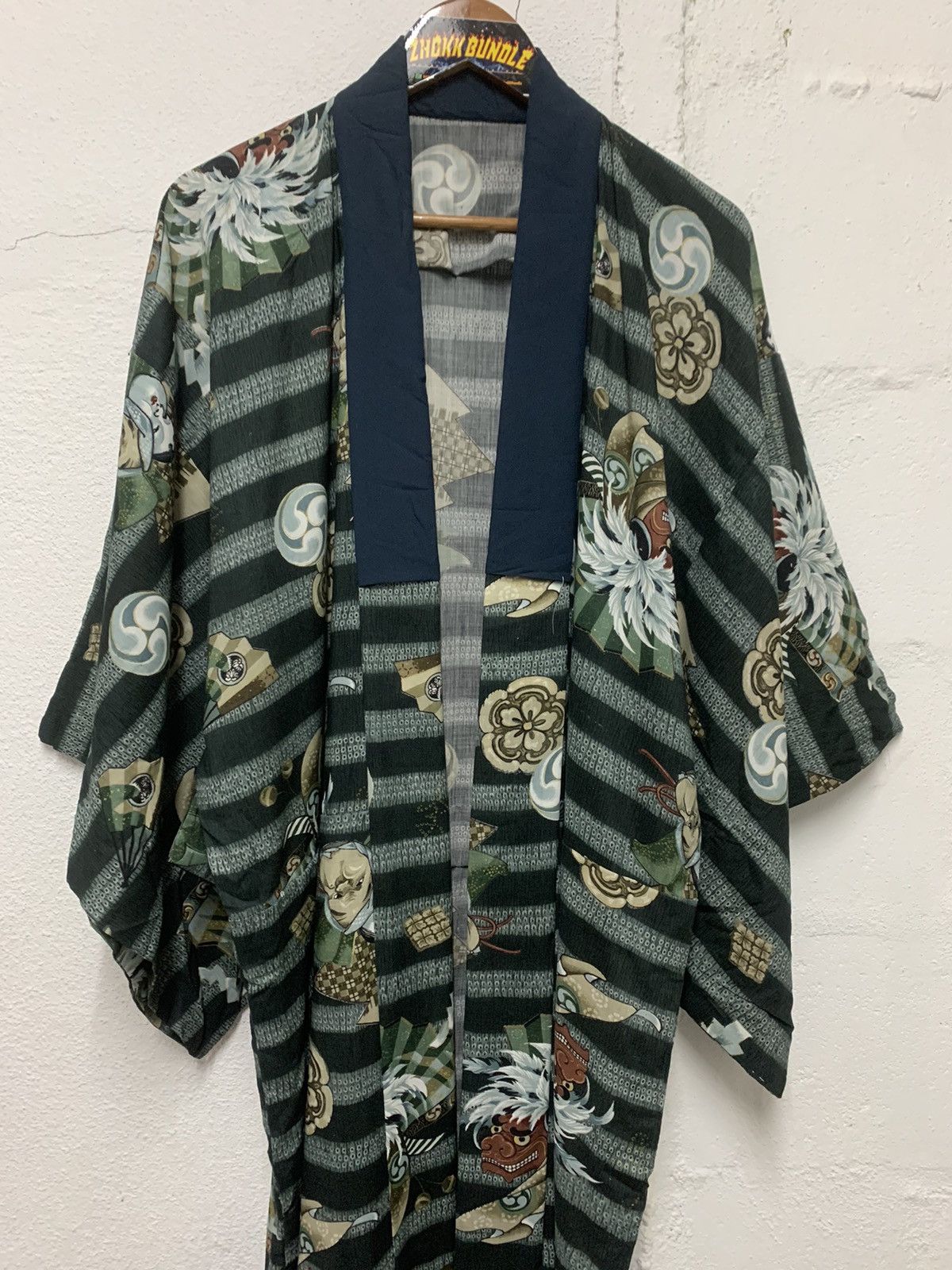 Vintage Vintage Japanese Traditional Folklore Motif Kimono Size US XL / EU 56 / 4 - 2 Thumbnail