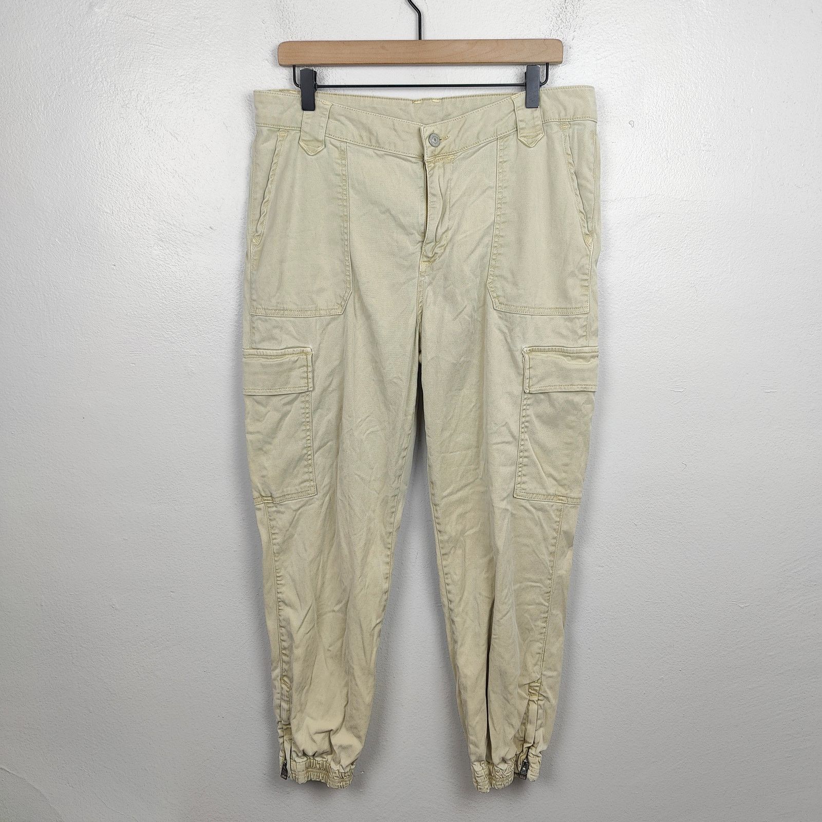 Allsaints AllSaints Pants Womens 32 Nola Cargo Jogger Faded Khaki Size 32" / US 10 / IT 46 - 1 Thumbnail