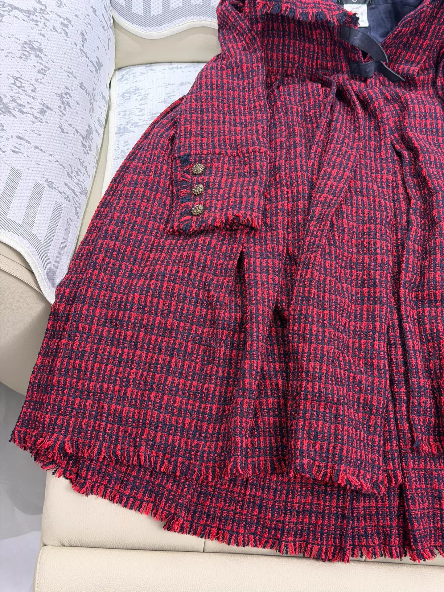 Chanel Chanel Edinburgh Red-Black Woven Lapel Glass Button Coat 38 Size S / US 4 / IT 40 - 3 Thumbnail