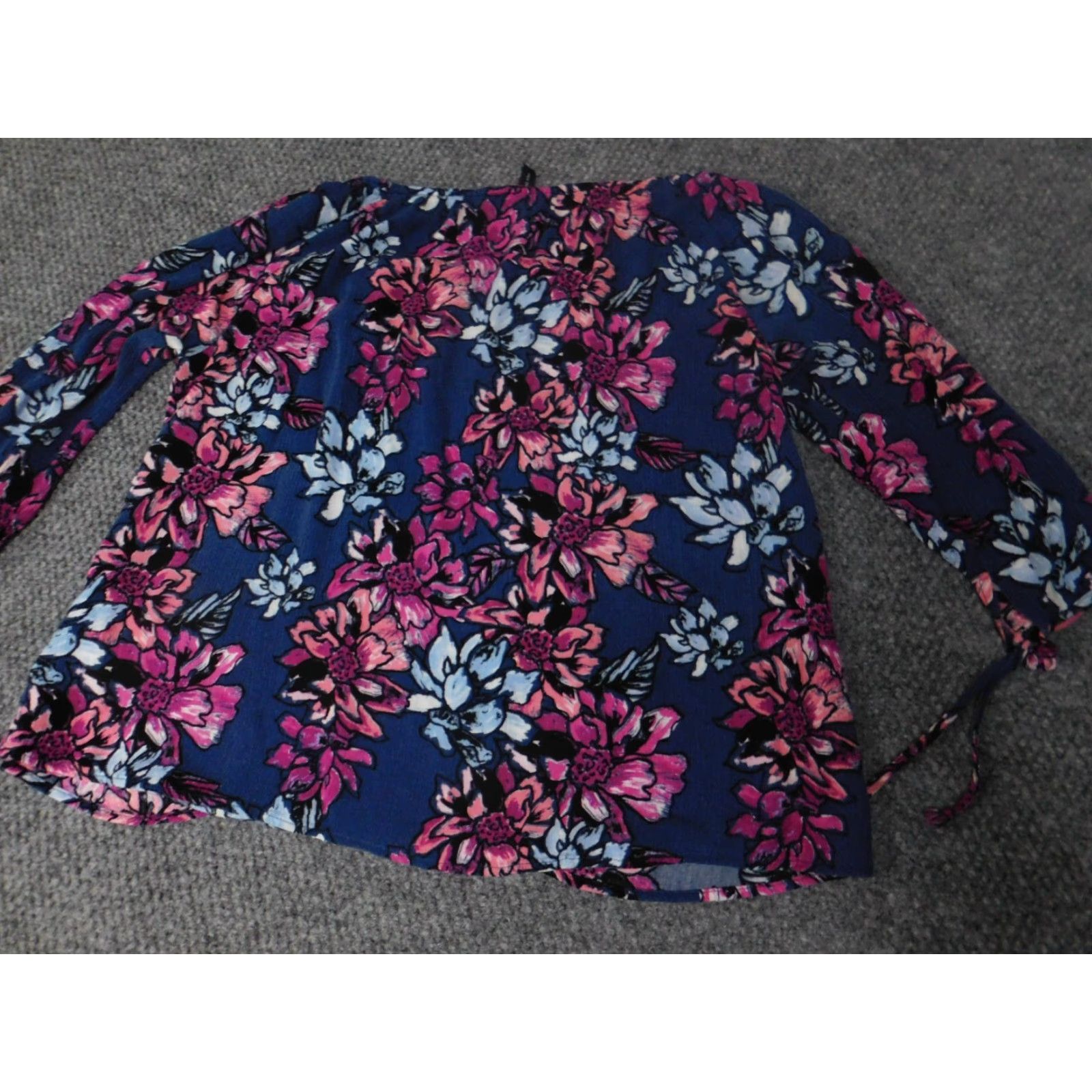 Vintage New Directions Blouse Womens Small blue floral crew neck pullover rayon casual Shirt S Size S / US 4 / IT 40 - 7 Thumbnail