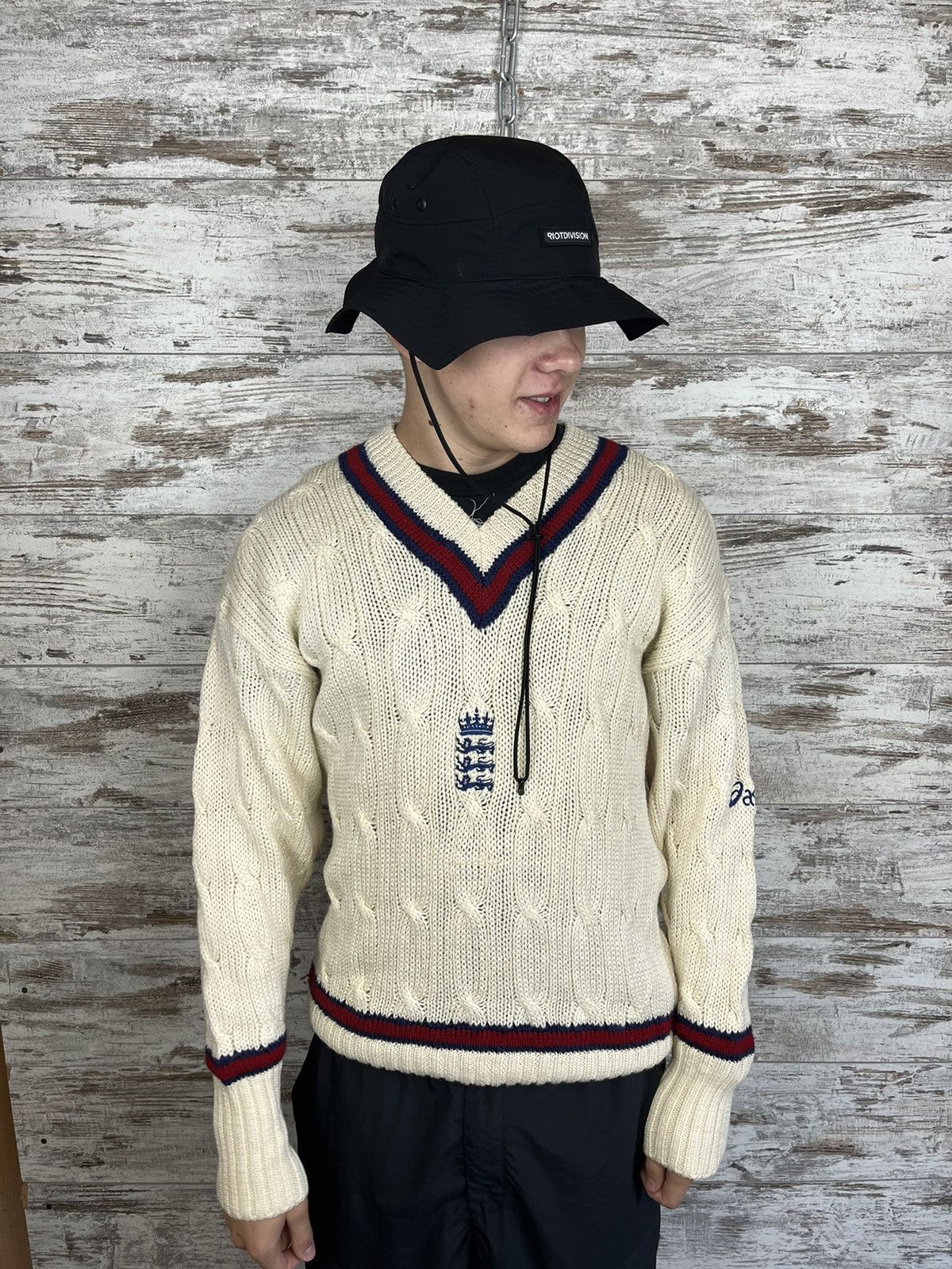 Asics Rare VINTAGE Asics Sweater England soocer football XL Size US XL / EU 56 / 4 - 19 Thumbnail