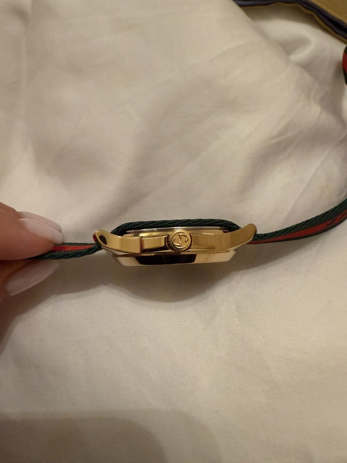 Gucci Gucci G-Timeless Red & Green Gold Bee Watch Size ONE SIZE - 8 Thumbnail