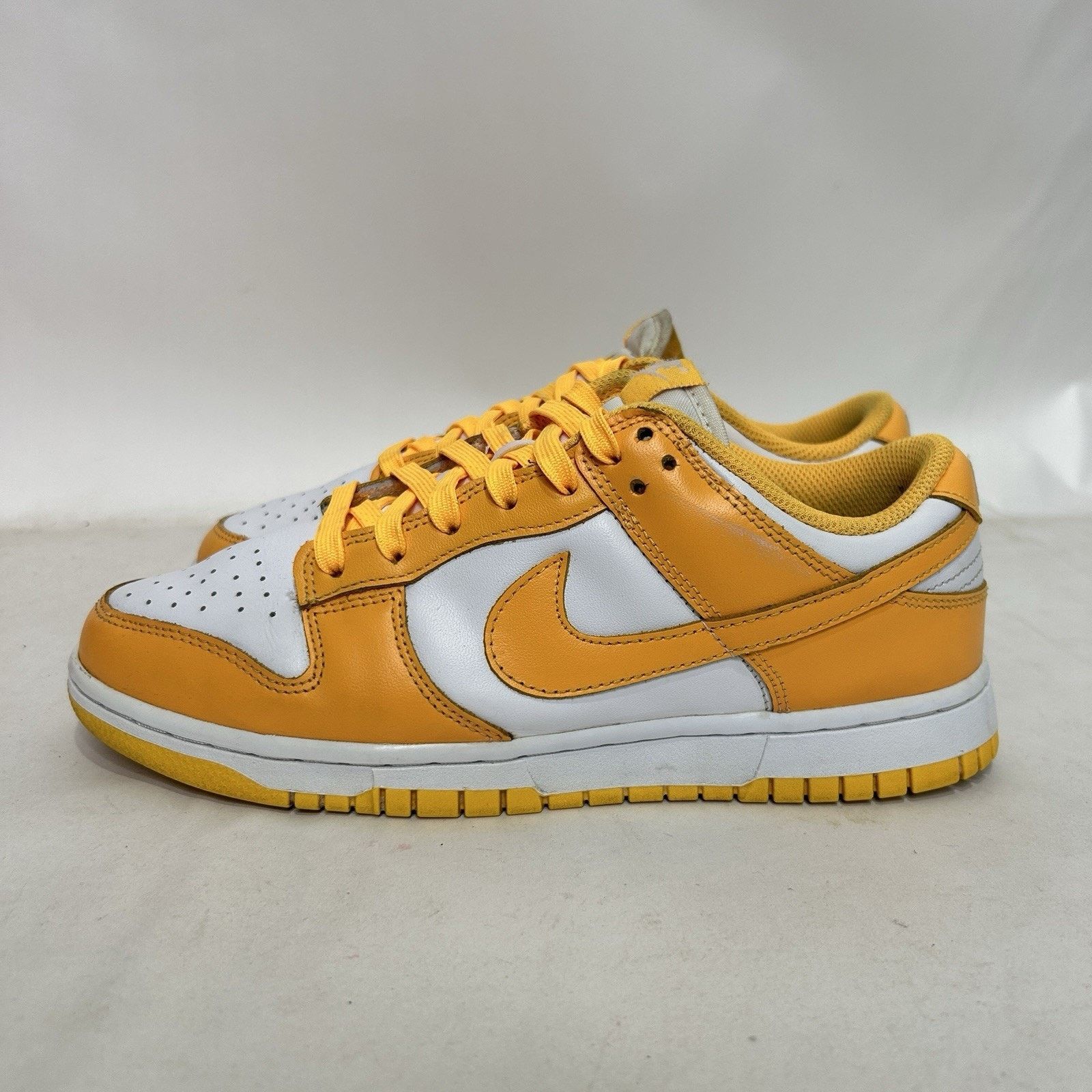Nike Nike Dunk Low WMNS “Laser Orange” Size US 8 / IT 38 - 6 Thumbnail