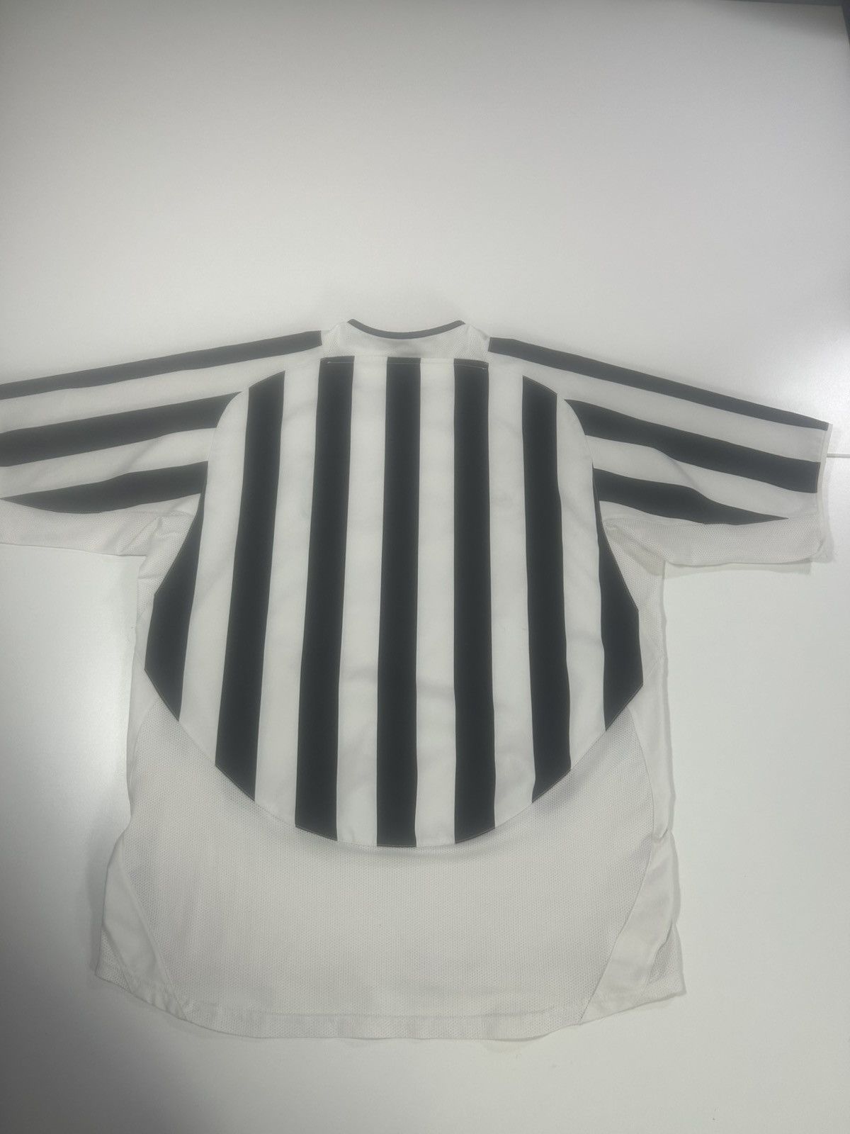 Nike VINTAGE 2003 / 2004 NIKE JUVENTUS FOOTBALL SHIRT LARGE / XL Size US L / EU 52-54 / 3 - 5 Thumbnail