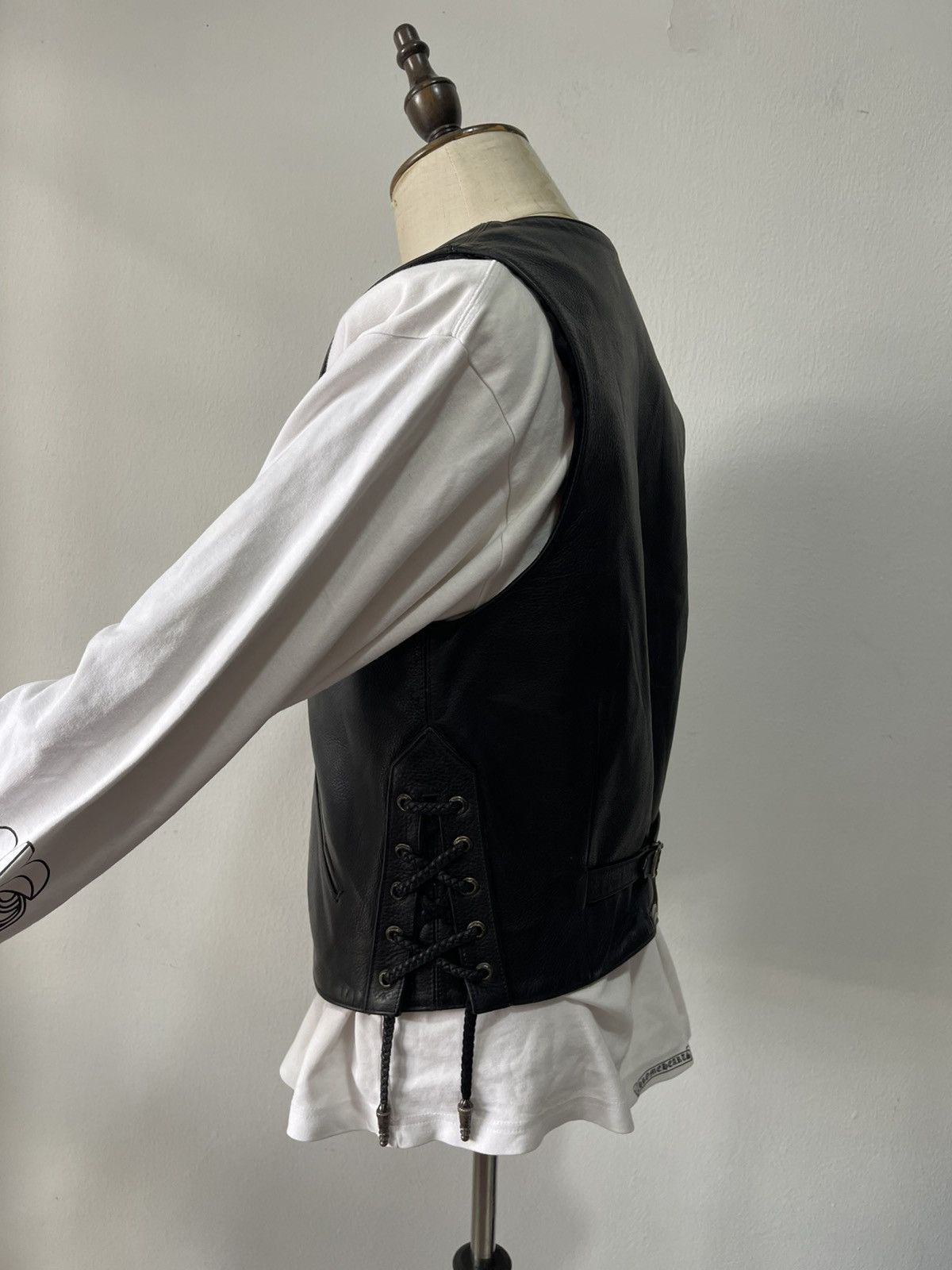 Chrome Hearts 1995 Iconic Chrome Hearts Six Button Leather Vest Size US M / EU 48-50 / 2 - 7 Thumbnail