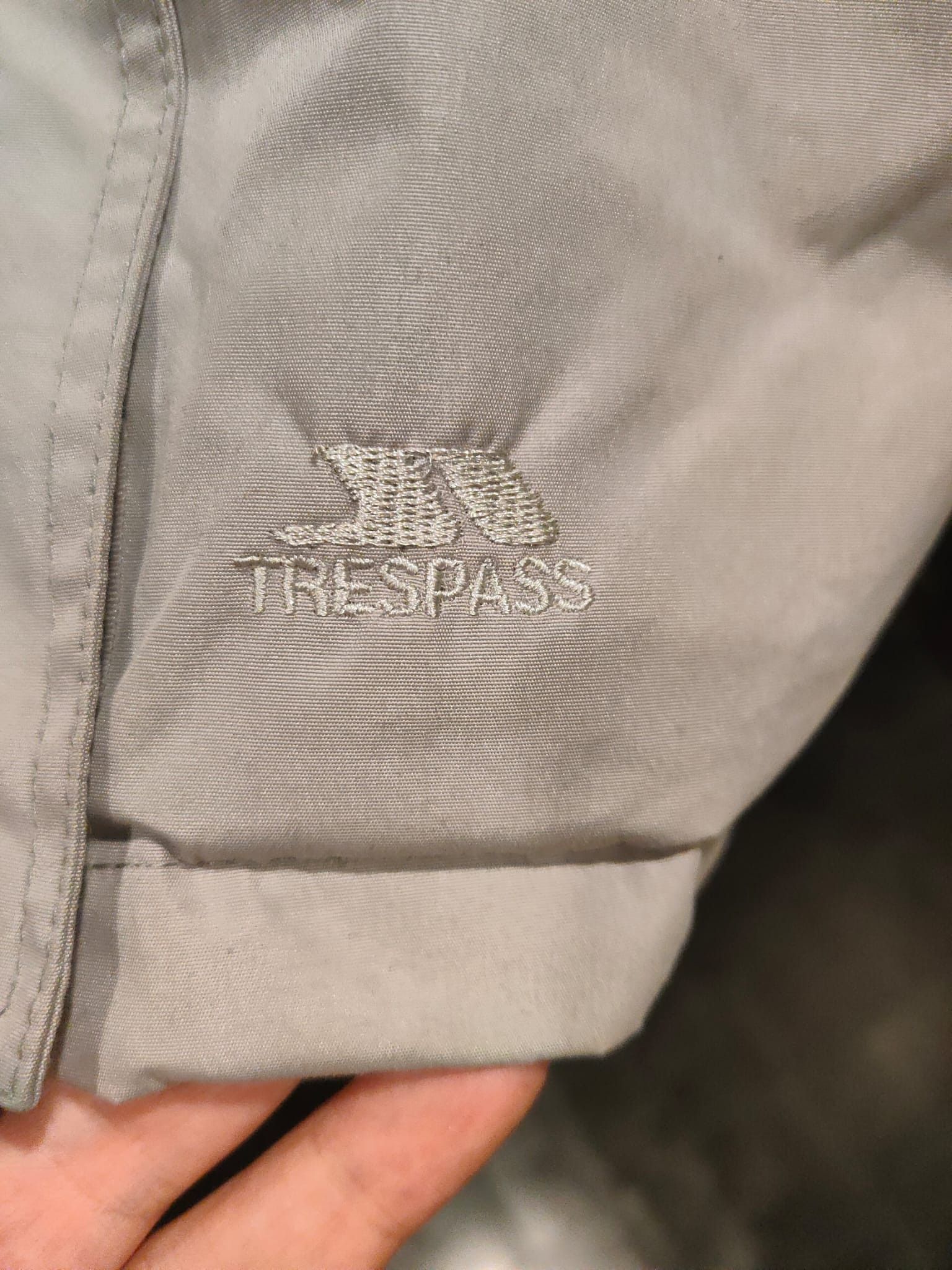 Other TRESPASS Windbreaker Waterproof Jacket Coat with Fur Size L / US 10 / IT 46 - 9 Thumbnail