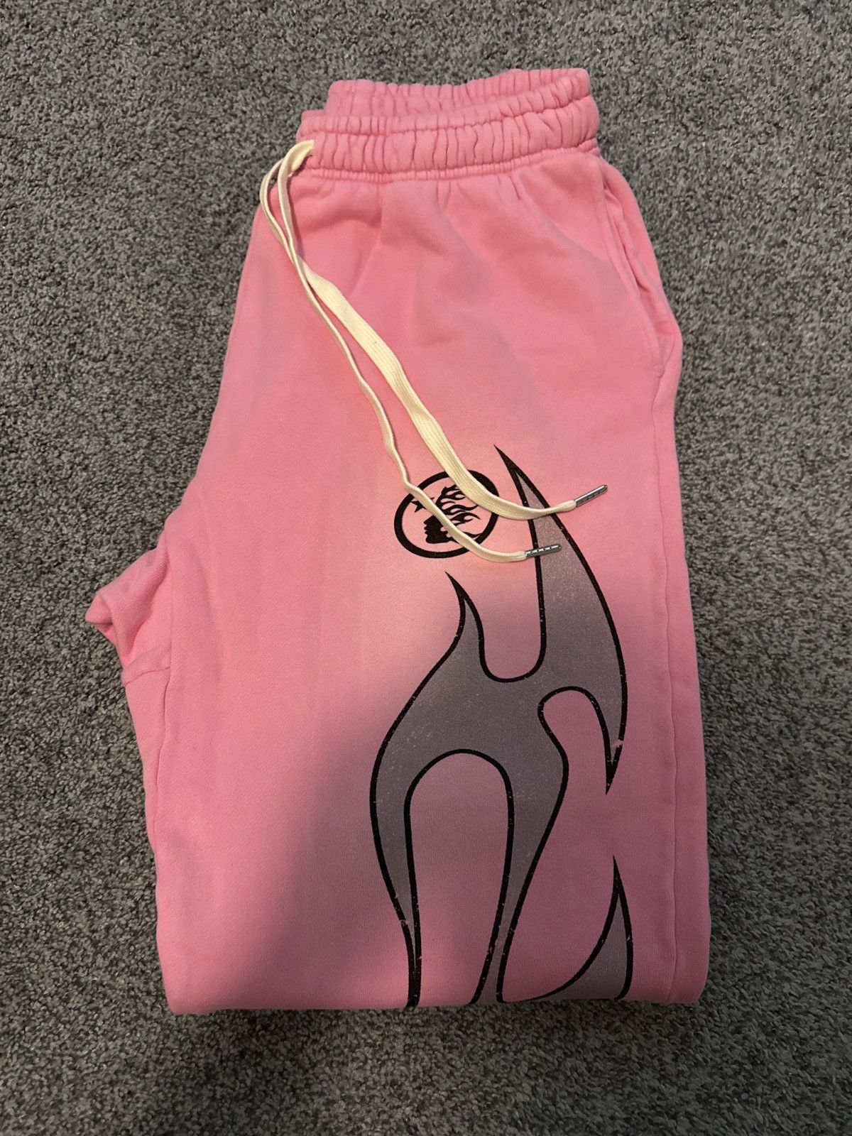 HELLSTAR Crazy Limited Hellstar Pink Grey Flame Sweats size Medium Size US 33 - 1 Thumbnail