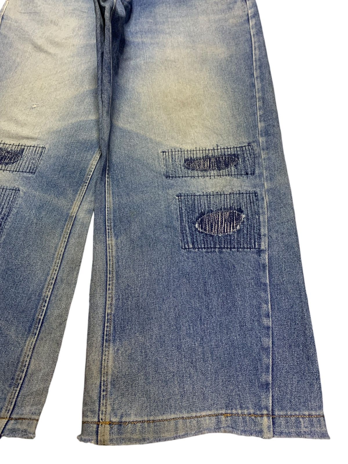 Japanese Brand × Rocawear Vintage Rocawear Faded Wash Patched Distressed Baggy Jeans Size US 37 - 7 Thumbnail