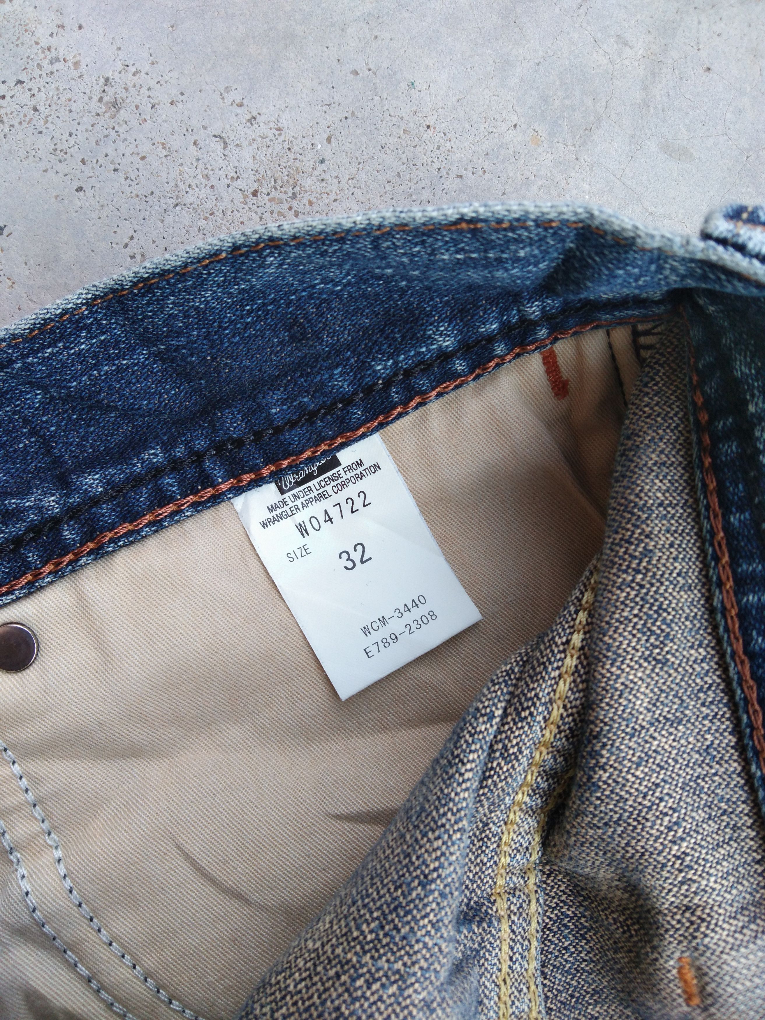 Japanese Brand Vintage Faded Blue Wash Wrangler Distressed Jeans 32x31 Size US 32 / EU 48 - 6 Thumbnail