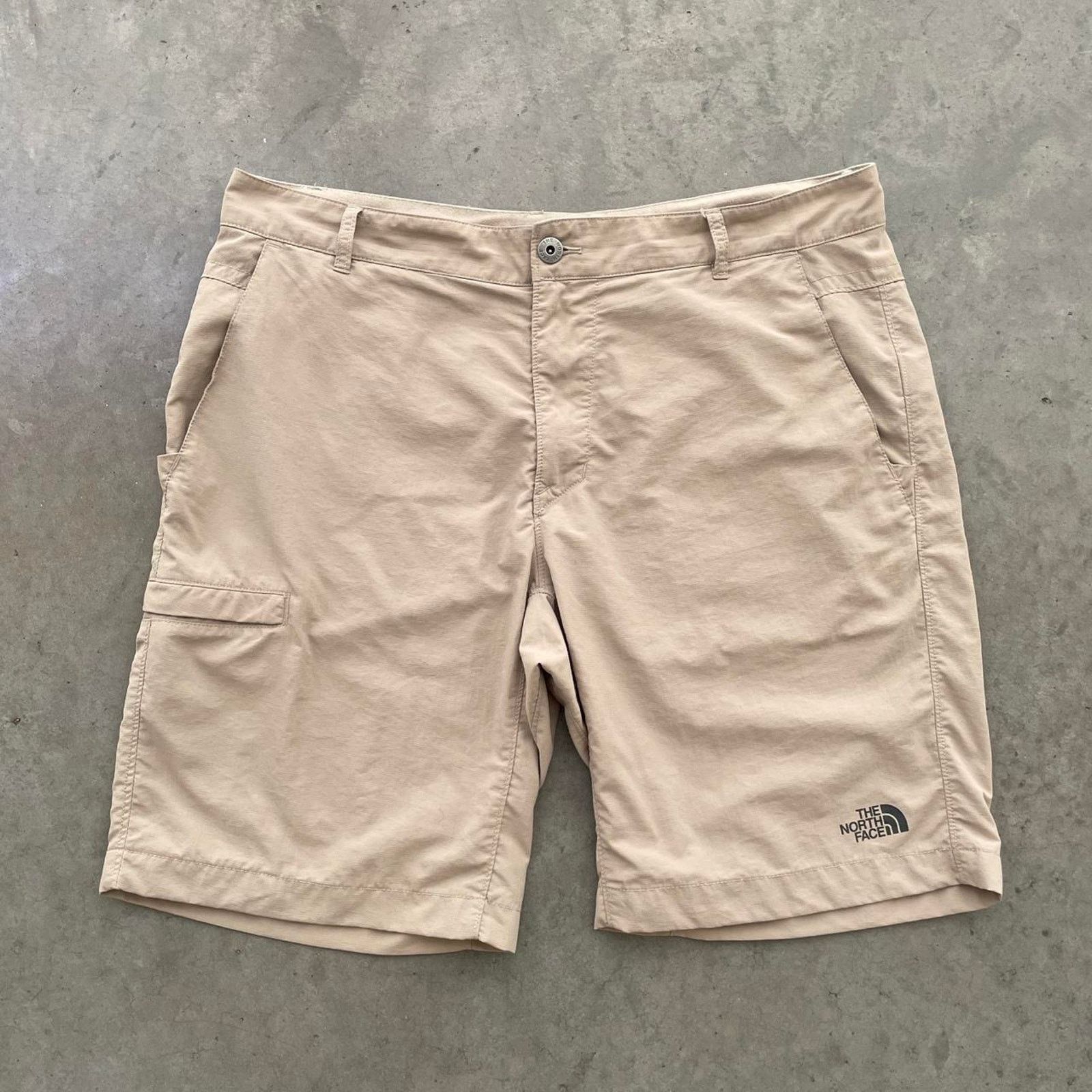 The North Face The North Face Khaki Nylon Cargo Shorts Size US 36 / EU 52 - 1 Thumbnail