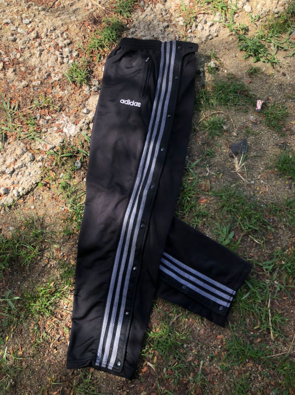 Adidas × Vintage Vintage Adidas 3 Stripes Side Button Pants Size US 32 / EU 48 - 1 Thumbnail