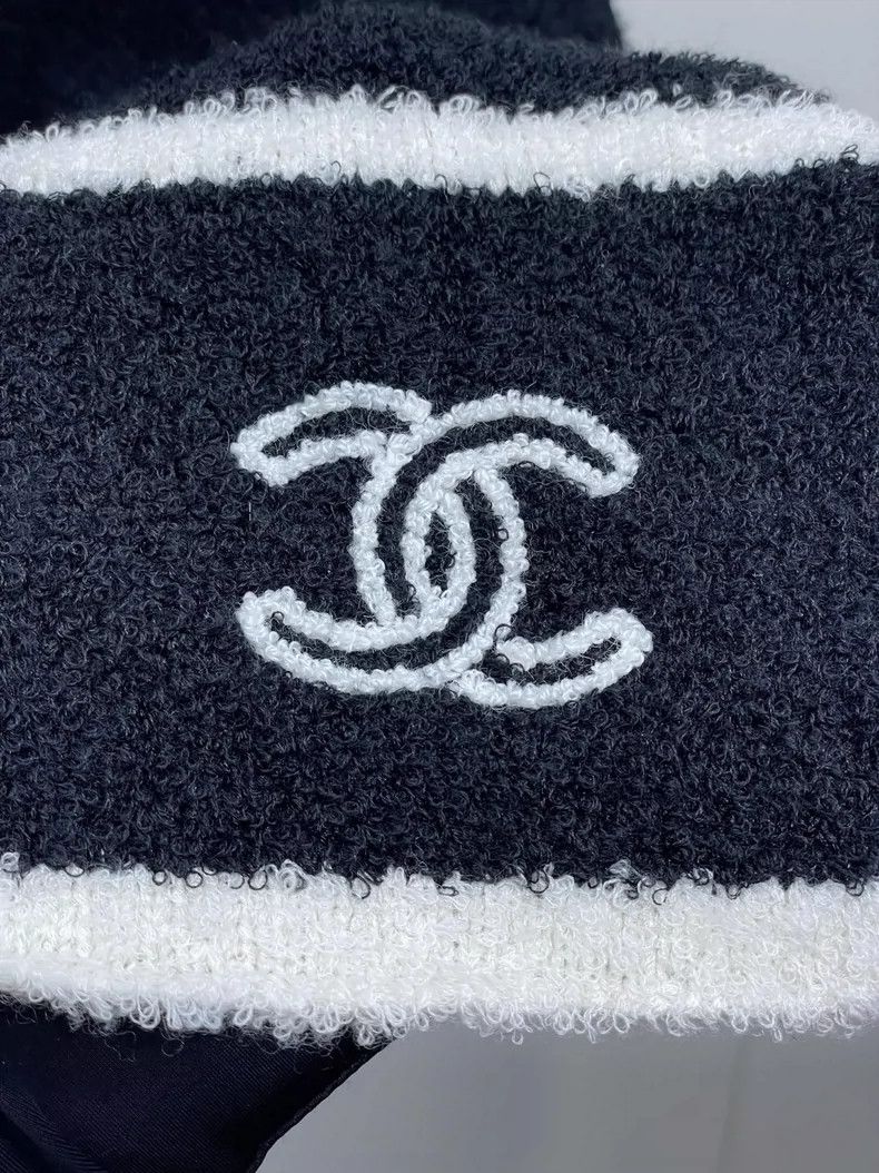 Chanel Chanel Panda color matching double C knitted scarf 2504-Nex Size ONE SIZE - 3 Thumbnail