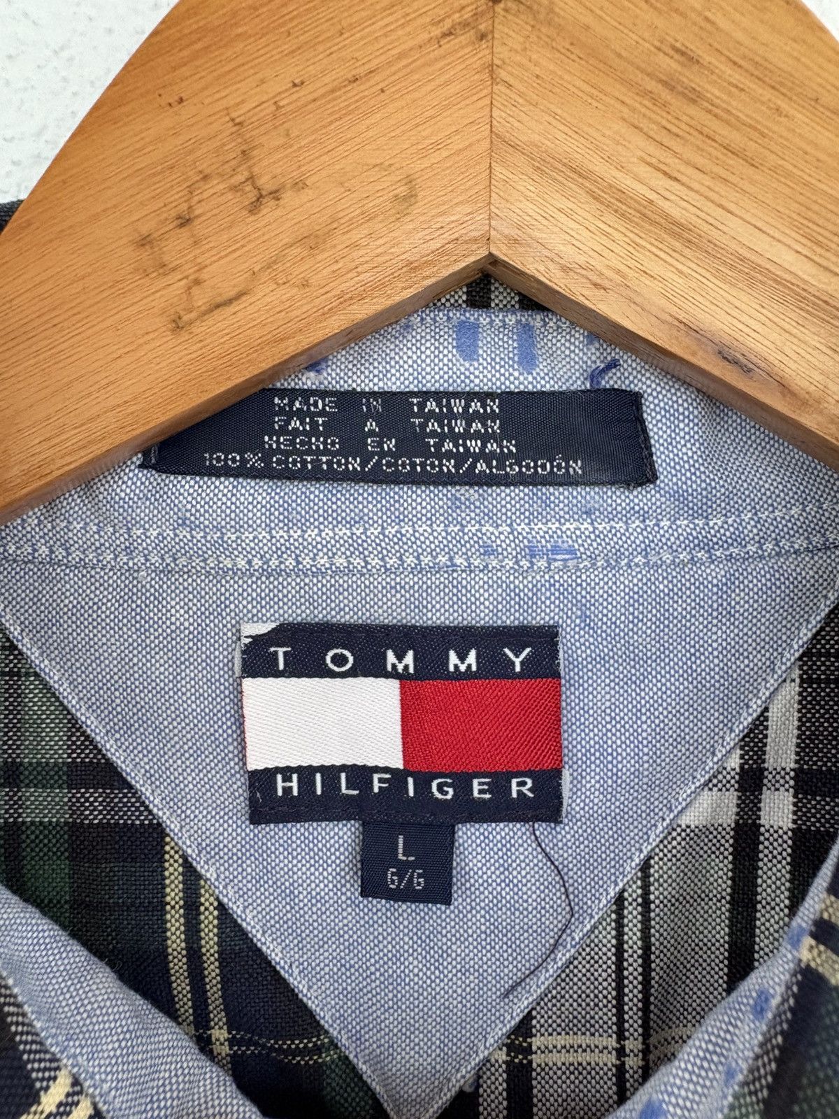 Tommy Hilfiger Authentic ‼️Vintage 90s Tommy Hillfiger Checked Vintage Logo Size US L / EU 52-54 / 3 - 4 Thumbnail