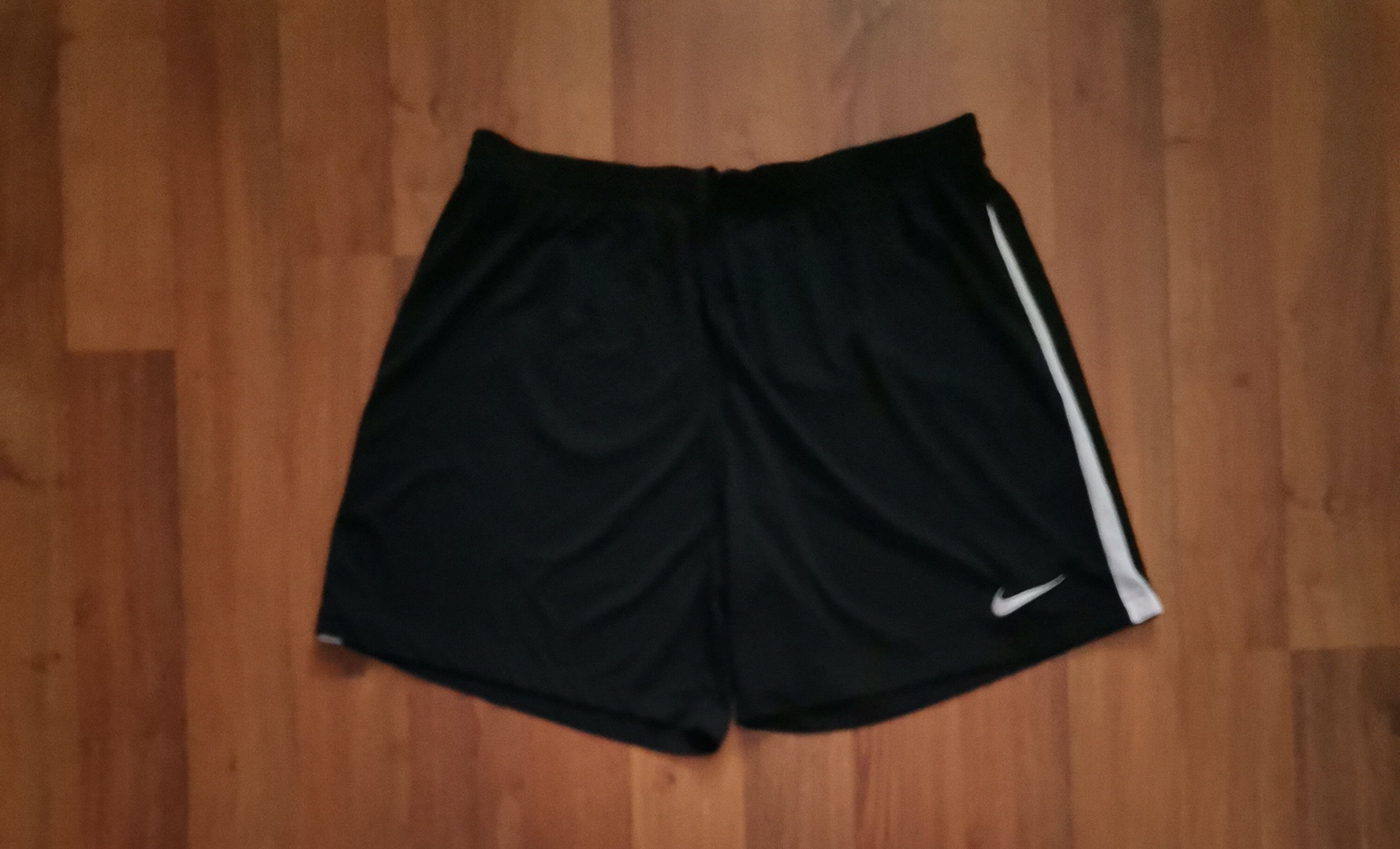 Nike Nike Shorts Size US 36 / EU 52 - 1 Thumbnail