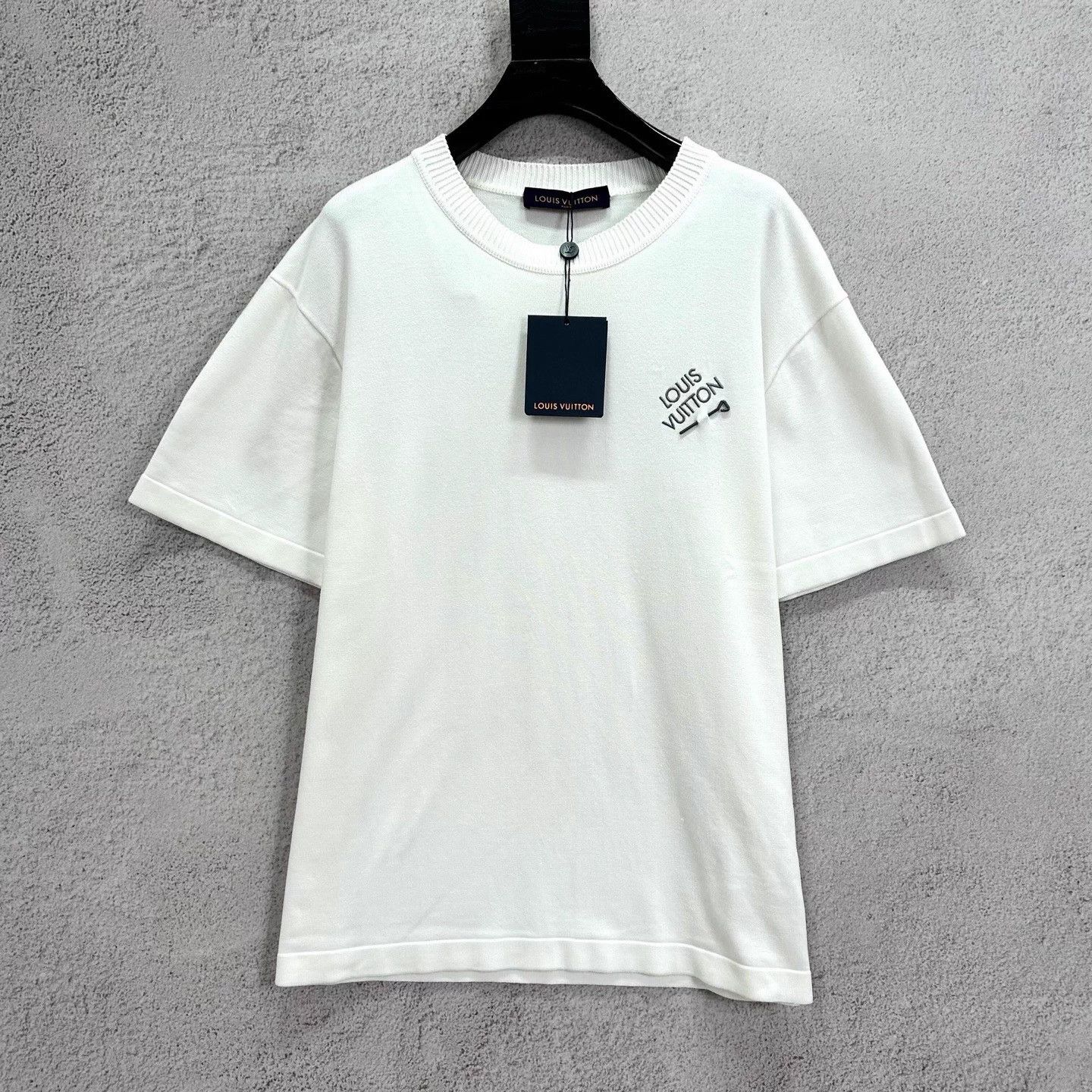 Louis Vuitton LV Embroidered Logo Pin Knit S/S Tee L Size US L / EU 52-54 / 3 - 1 Thumbnail