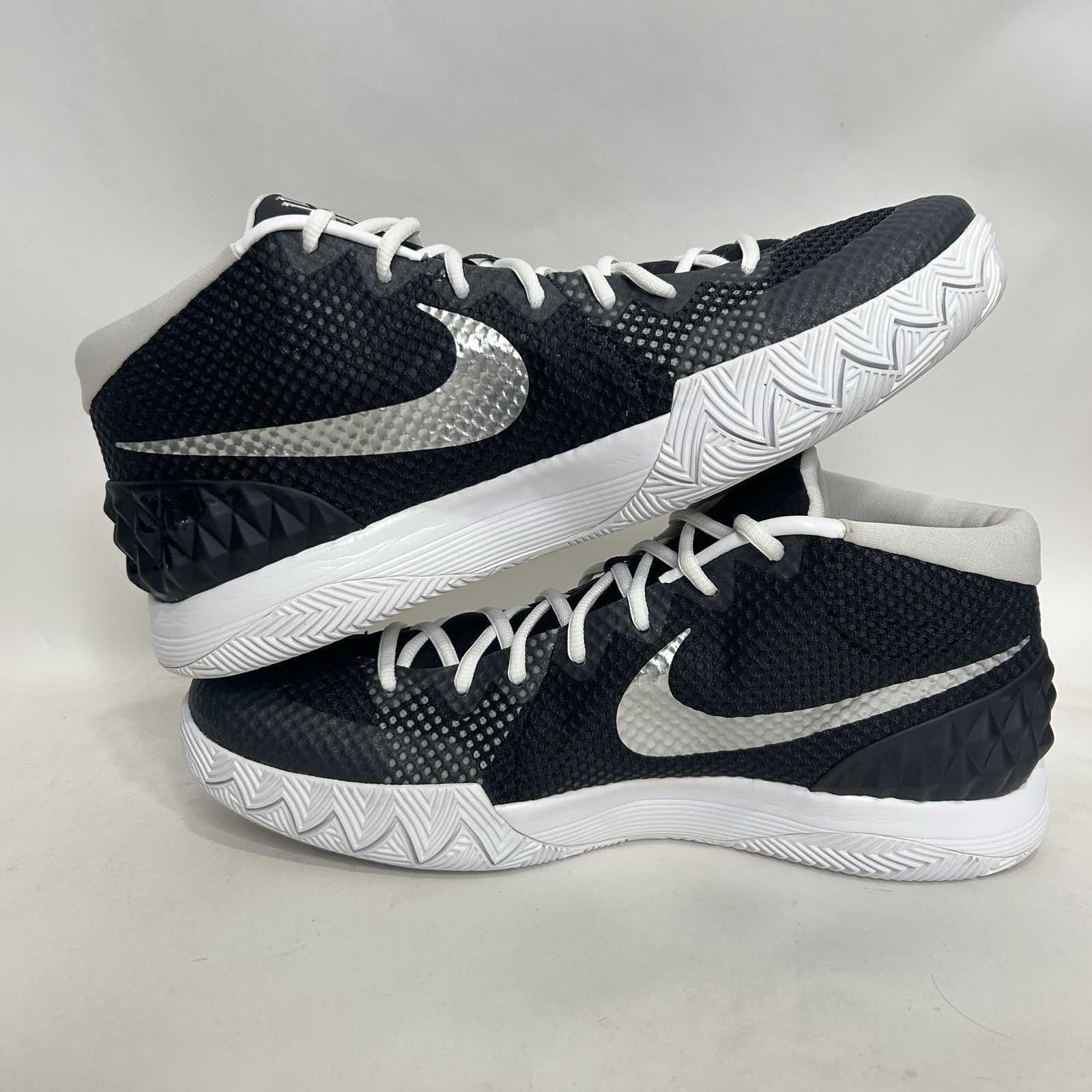 Nike Nike Kyrie Irving 1 Nike ID By You “Black White Silver” Size US 15 / EU 48 - 3 Thumbnail
