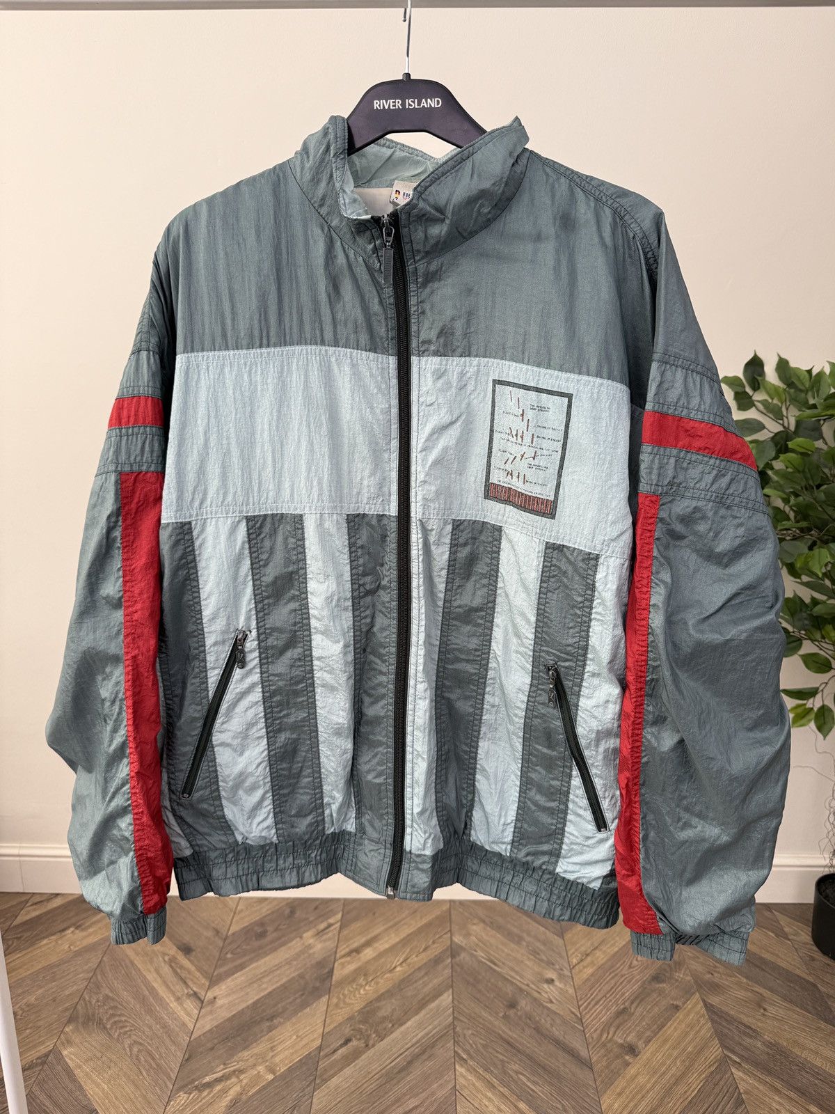 Puma Puma 90s Vintage Windbreaker Track Jacket Grey Red Size US L / EU 52-54 / 3 - 1 Thumbnail