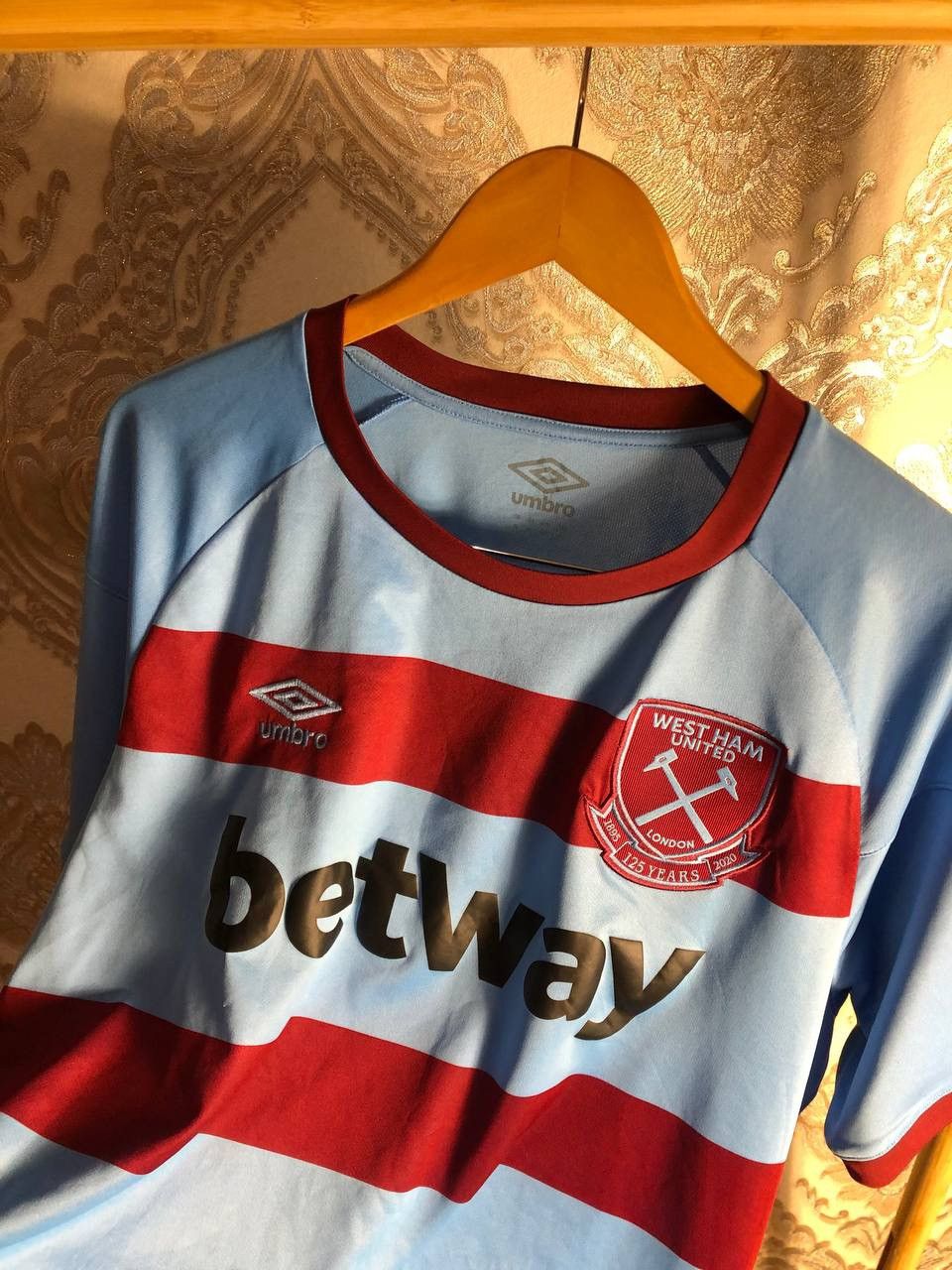 Umbro VINTAGE UMBRO FC WEST HAM UNITED ENGLAND SOCCER JERSEY RETRO Size US XL / EU 56 / 4 - 6 Thumbnail