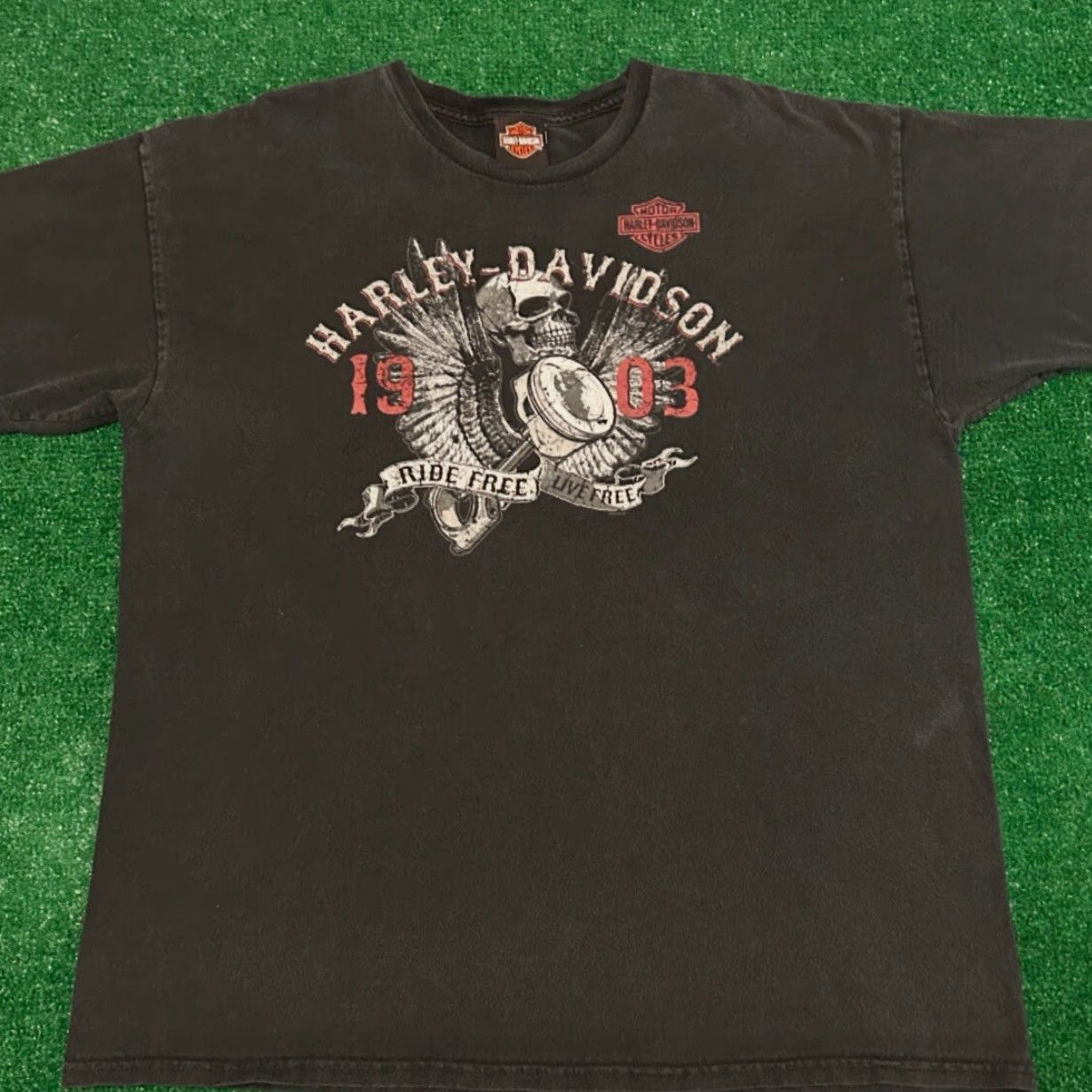 Harley Davidson VINTAGE Harley-Davidson Shirt XL Black Biker Eagle Skull Wings Logo 2013 Y2K 90s Men T-Shirt, Logo, VTG, Greensburg, PA Size US XL / EU 56 / 4 - 5 Thumbnail