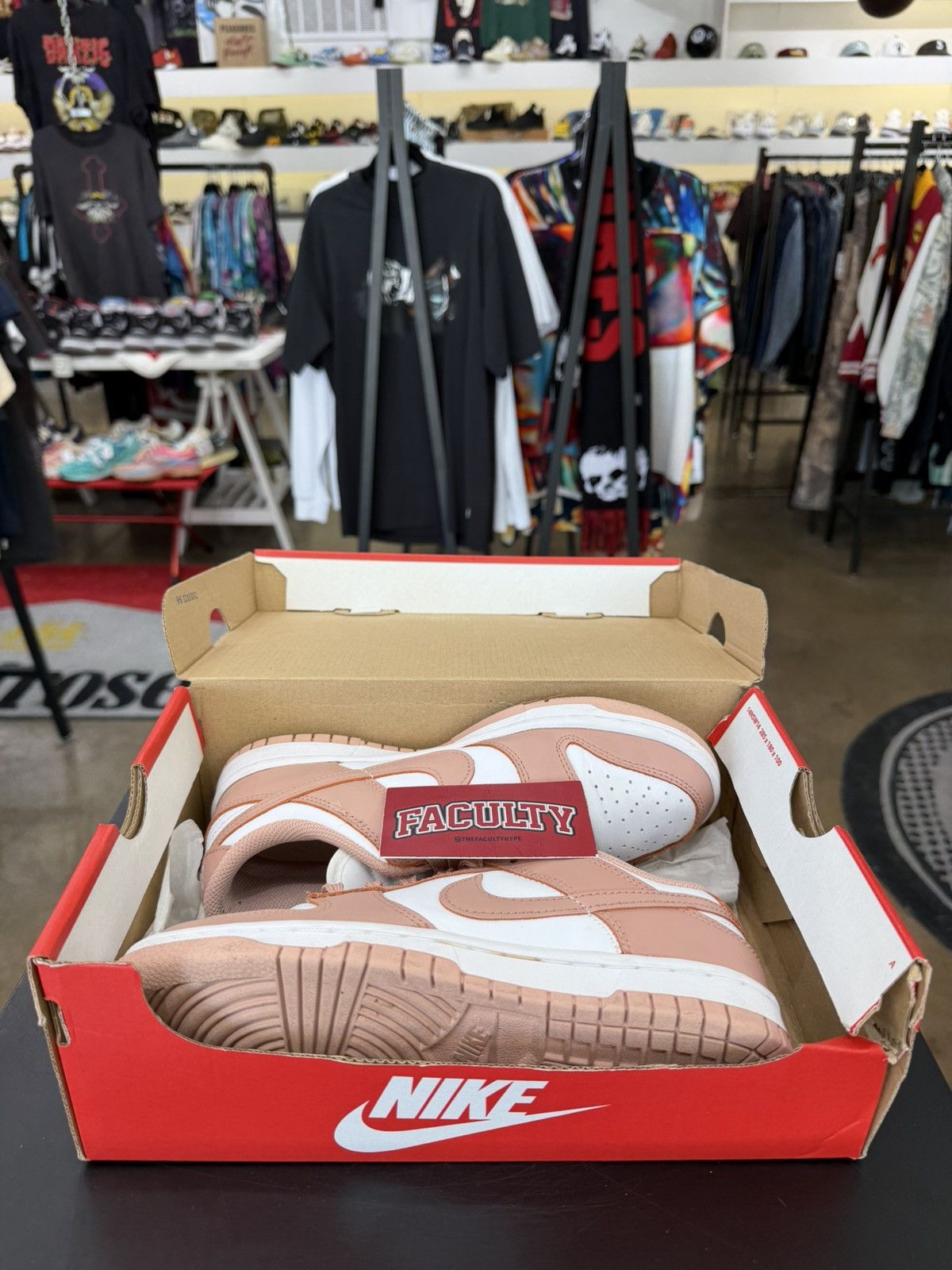 Nike Nike Dunk Low Rose Whisper Size 6.5W/5M (2022) Size US 5 / EU 37 - 11 Thumbnail