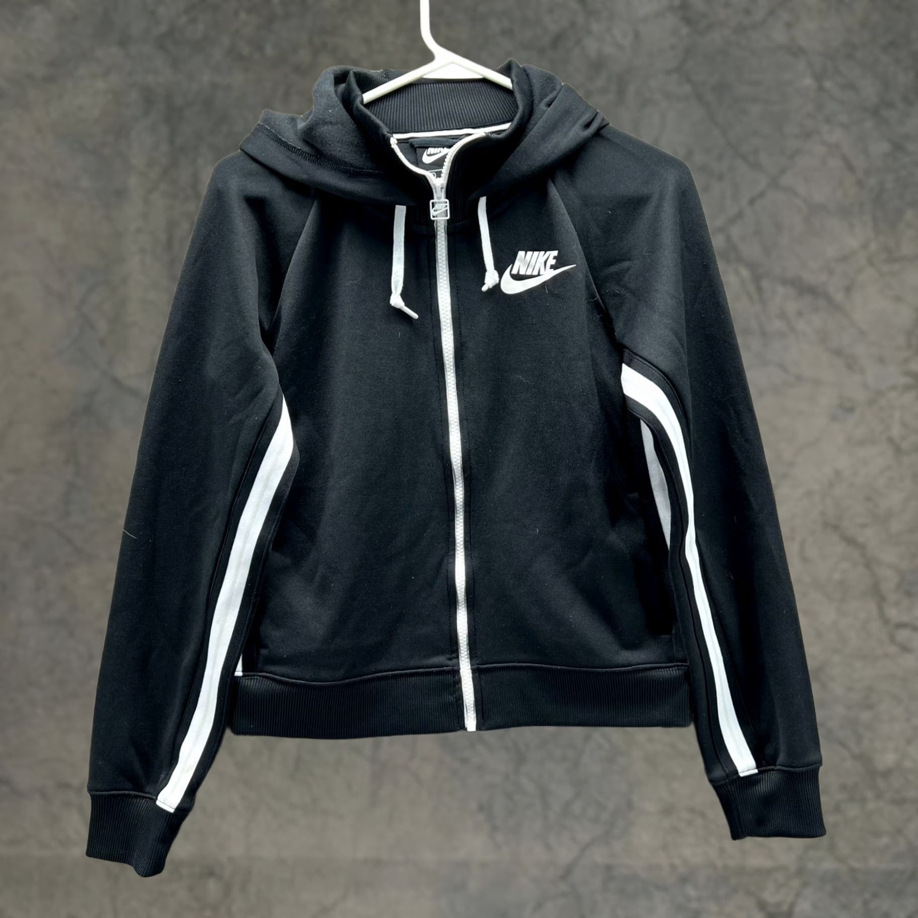 Nike VINTAGE Nike Hoodie Womens S Black Sweater Women Sportswear Full Zip Jacket Swoosh VTG Size S / US 4 / IT 40 - 1 Thumbnail