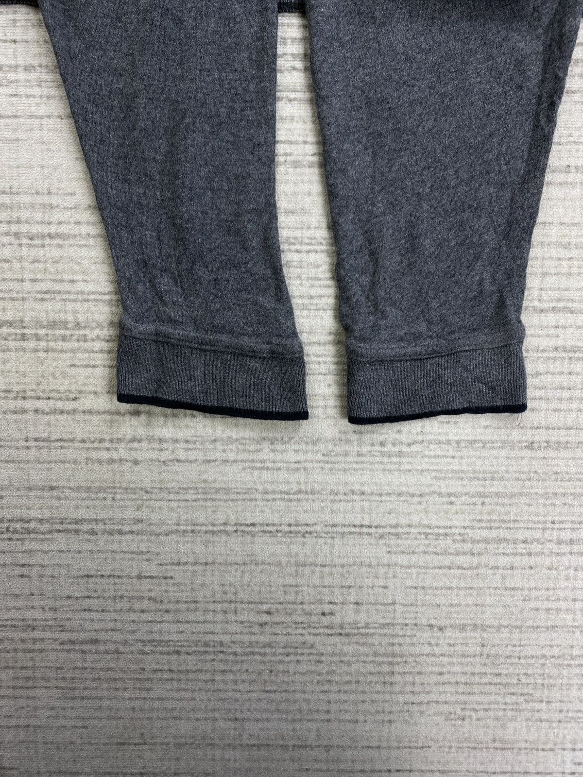 Givenchy × Vintage Vtg 90s Givenchy Activewear Baggy Longsleeve Buttom Ups Size US M / EU 48-50 / 2 - 7 Thumbnail