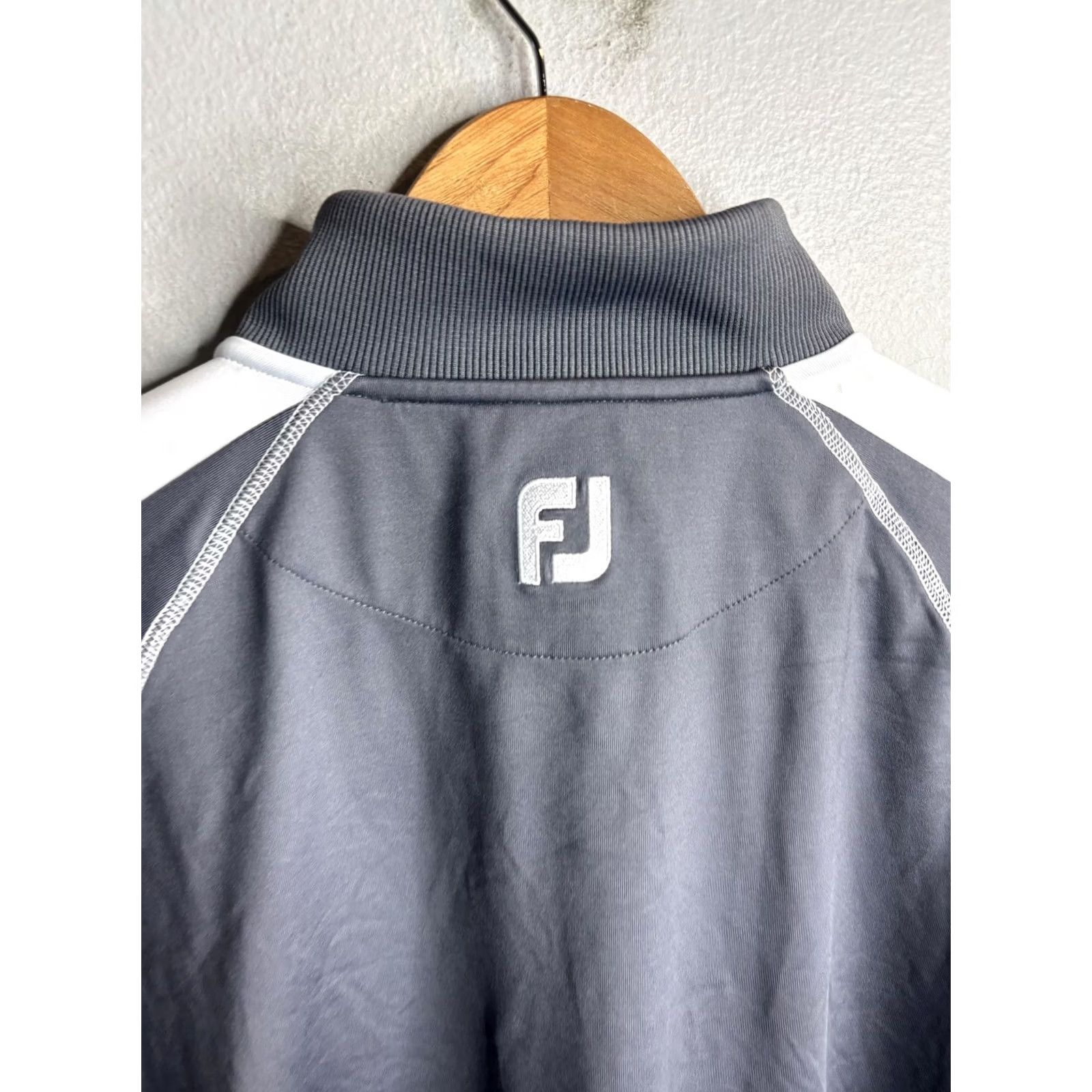 Footjoy FootJoy Pullover Mens L Gray White Colorblock Raglan 1/4 Zip Golf Mock Neck Size US L / EU 52-54 / 3 - 5 Thumbnail