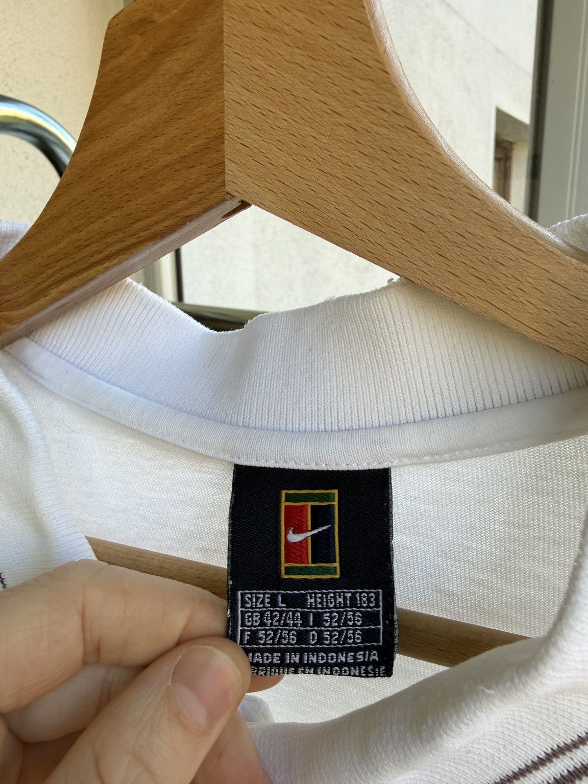 Nike Vintage Nike Tennis Court Polo Shirt White Logo Size US L / EU 52-54 / 3 - 4 Thumbnail