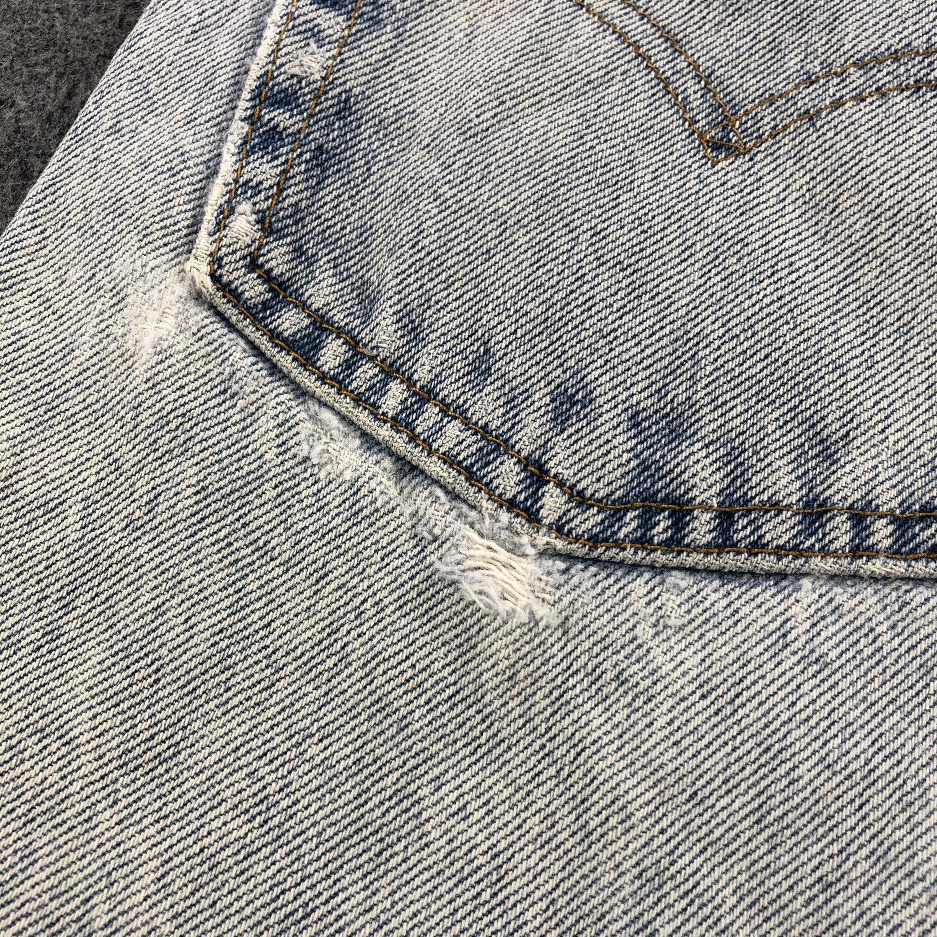 Levi's Vintage 90s Light Wash Levis 550 Jeans-J2188 Size US 33 - 7 Thumbnail