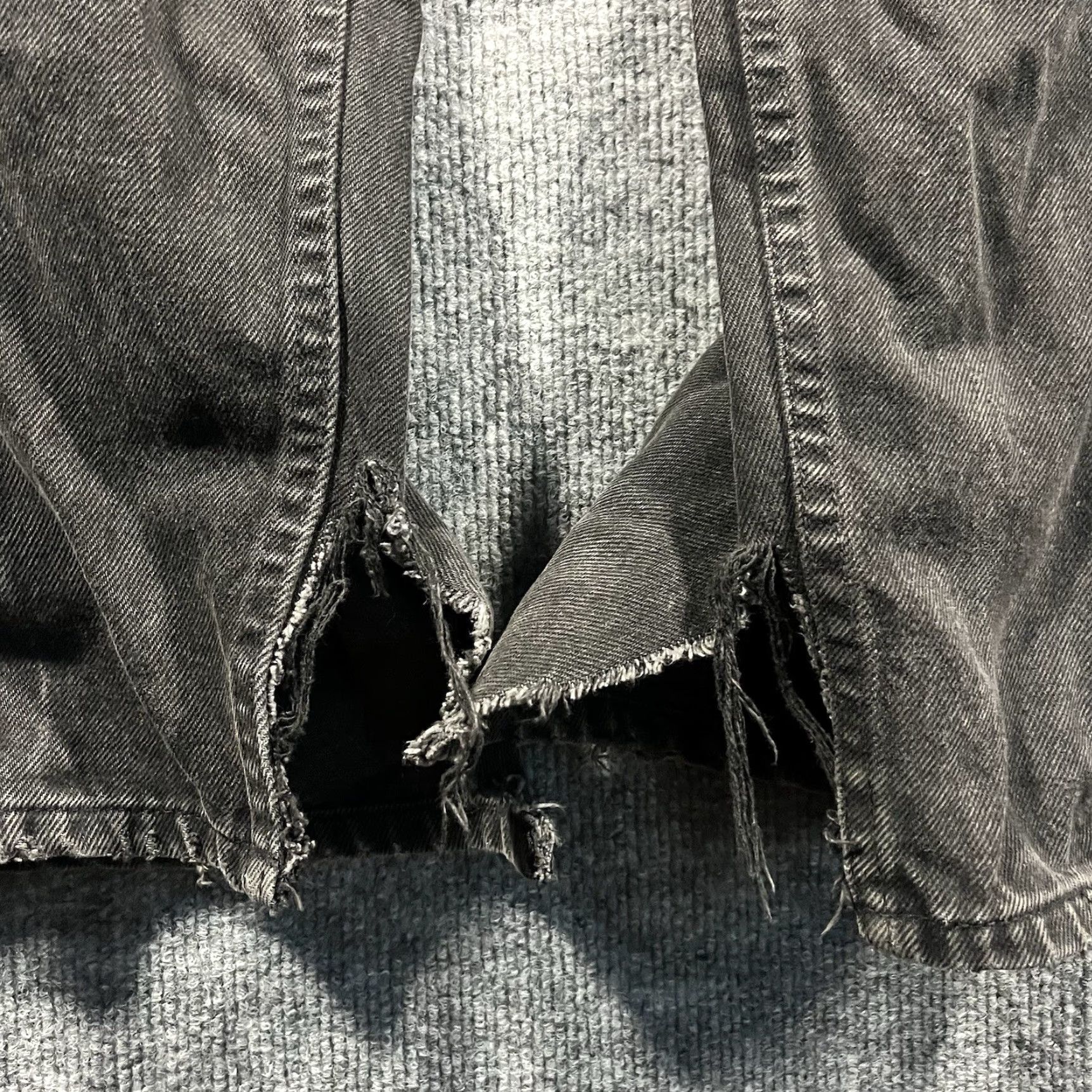 Levi's VINTAGE Levi's Jeans 550 Tapered 36x31 Regular Mens Black USA Denim Leather Logo Pocket Size US 36 / EU 52 - 6 Thumbnail