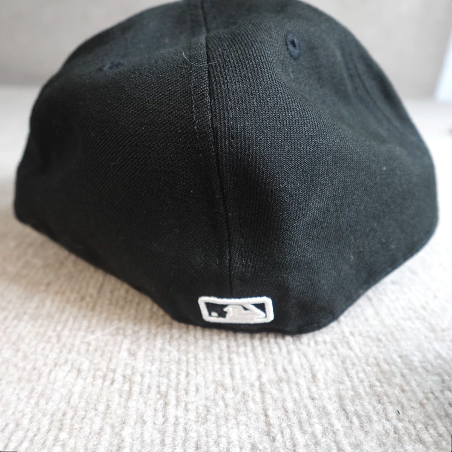 New Era Chicago White Sox Hat Fitted 8 Embroidered New Era Fitted Baseball Cap Men Black Polyester Sports Casual Signals 90s Size ONE SIZE - 6 Thumbnail