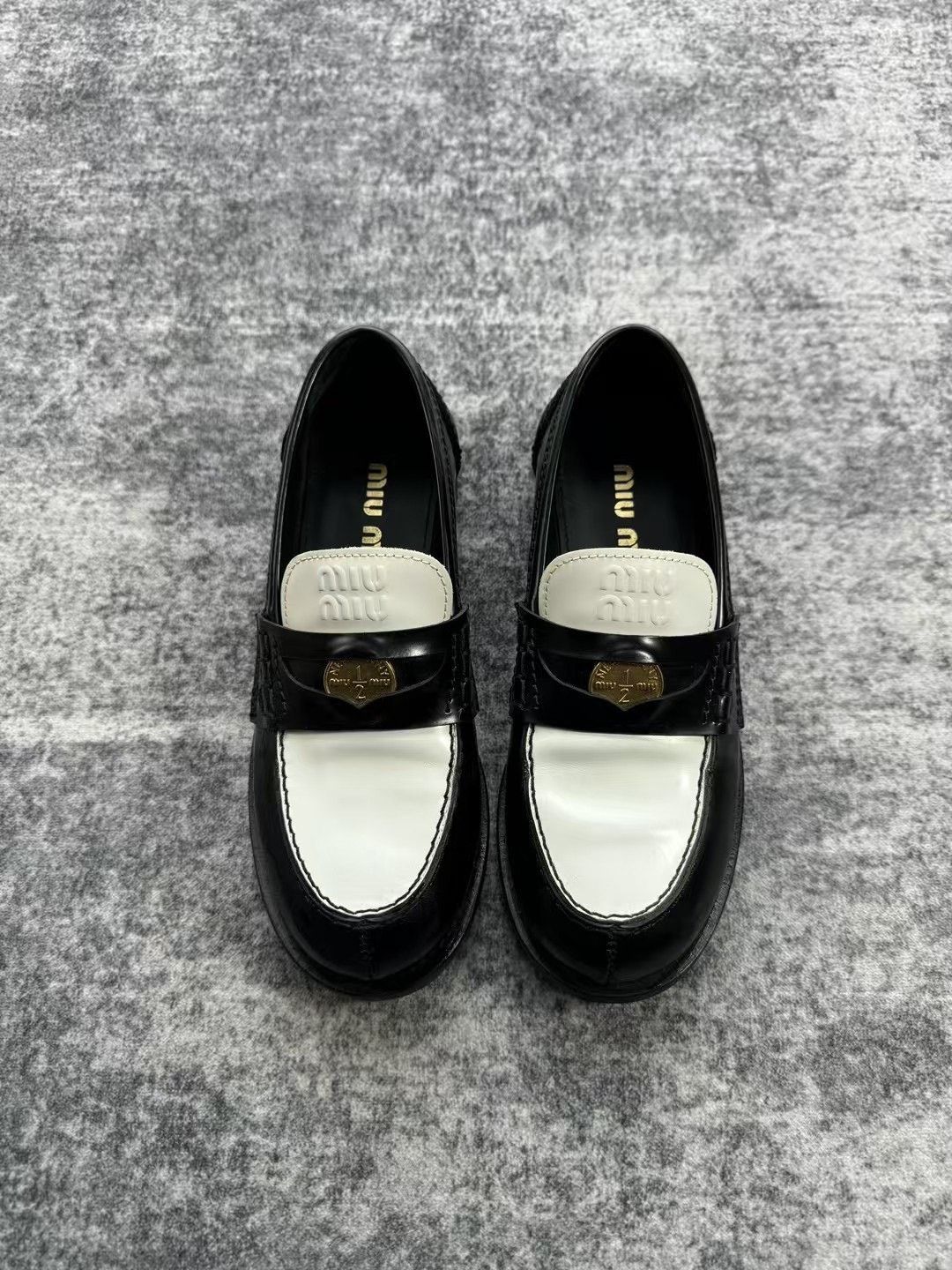 Miu Miu Miu Miu Black Lowtop Sneakers us_5 Women Size US 5 / IT 35 - 1 Thumbnail