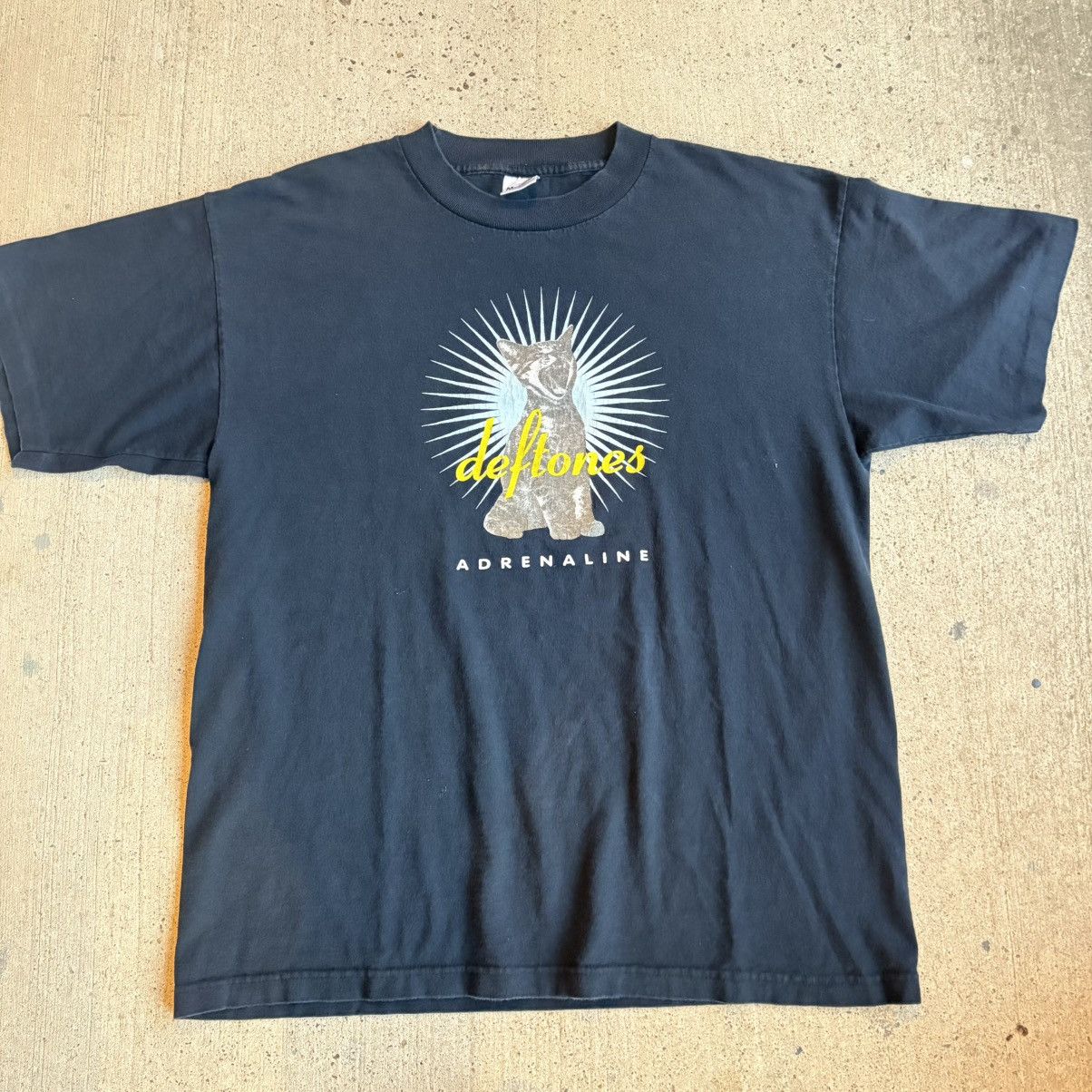 Vintage Vintage RARE MAVERICK EXCLUSIVE Deftones Adrenaline Band Tee Size US XL / EU 56 / 4 - 2 Thumbnail