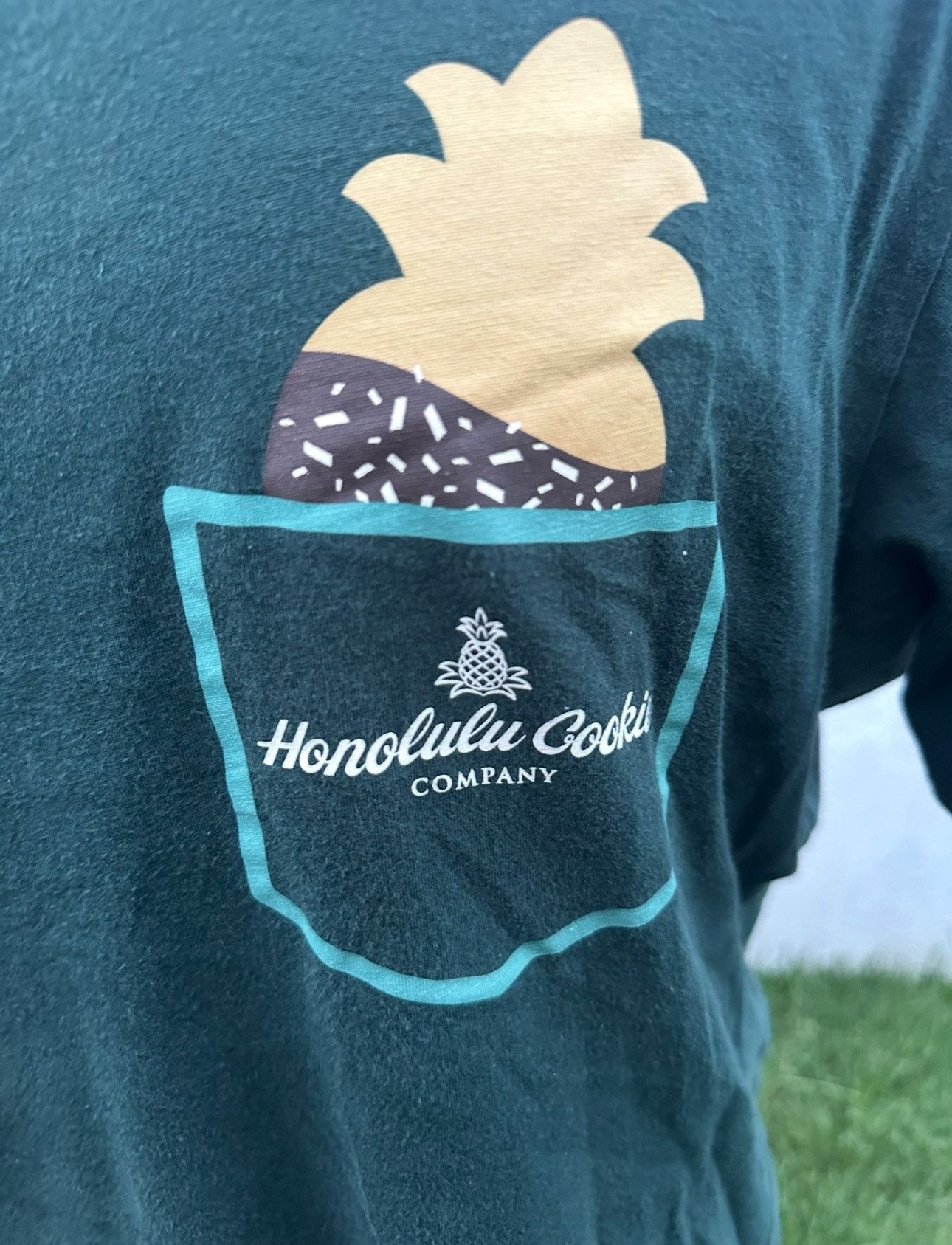 Uniqlo Uniqlo UT T-Shirt Men's XL Green Honolulu Cookie Company Size US XL / EU 56 / 4 - 3 Thumbnail
