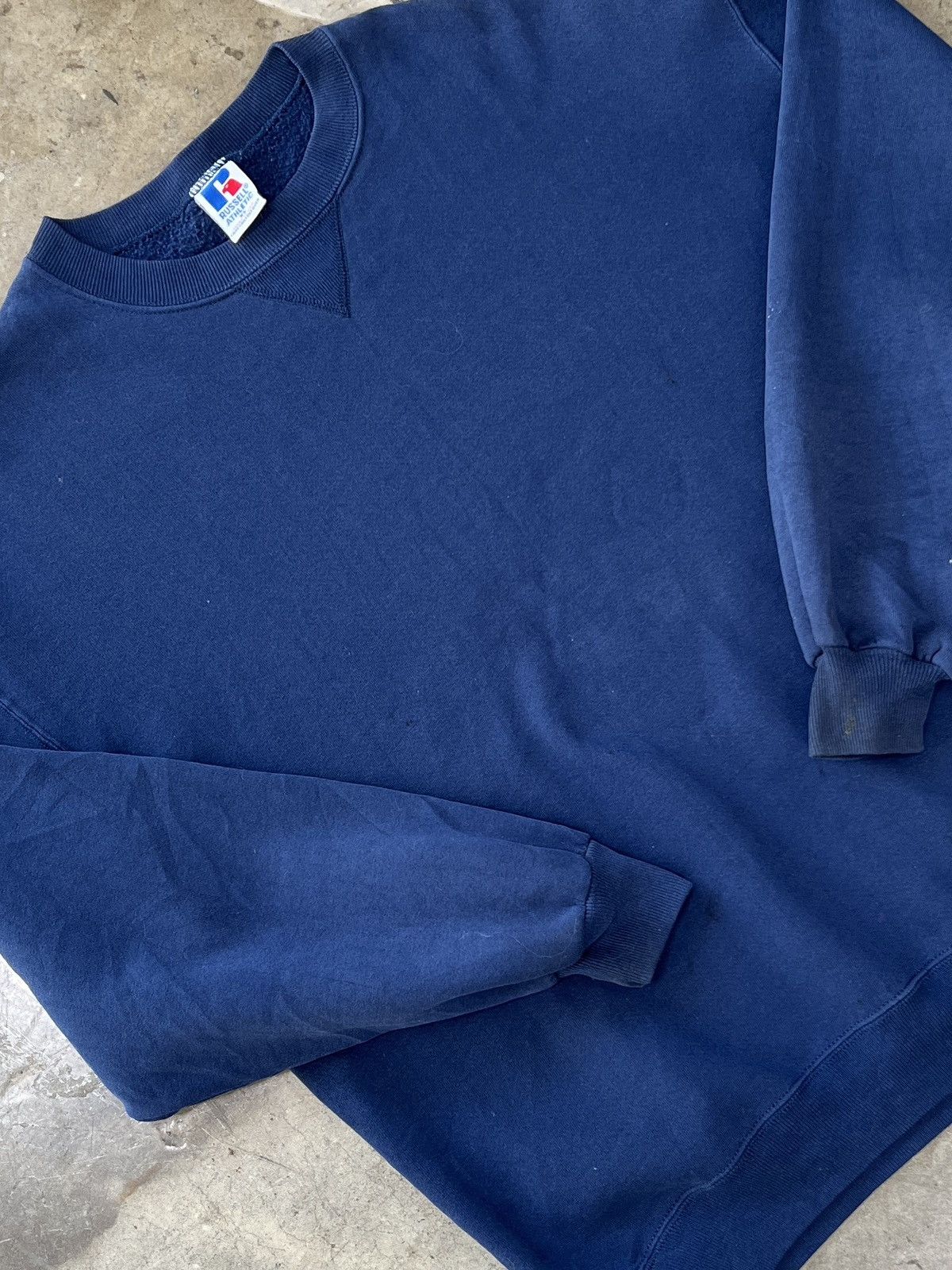 Russell Athletic × Vintage Vintage Navy Russell Athletic Crewneck USA TAG Sz. XL Size US XL / EU 56 / 4 - 1 Thumbnail