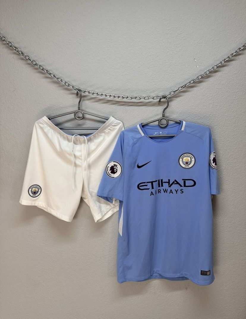 Nike Nike Manchester City Sterling 2017 Jersey Suits Vintage Size US L / EU 52-54 / 3 - 1 Thumbnail