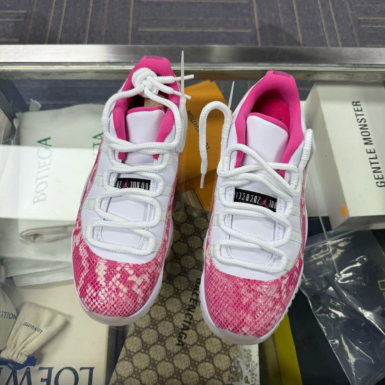 Jordan Brand AJ11 Pink Snake Size US 9.5 / IT 39.5 - 1 Thumbnail