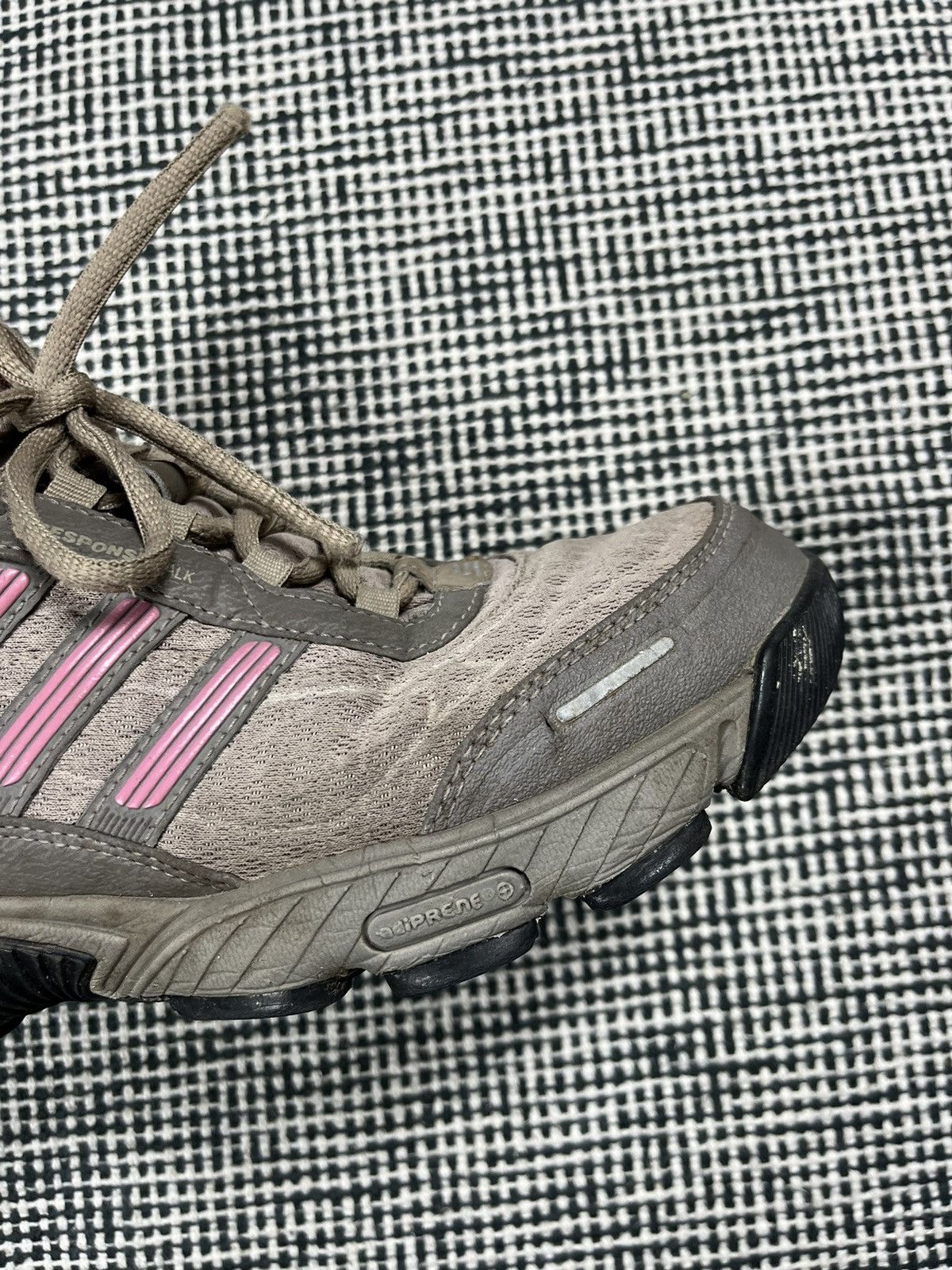 Adidas y2k adidas gorpcore sneakers gore tex cute pink Size US 7.5 / IT 37.5 - 13 Thumbnail
