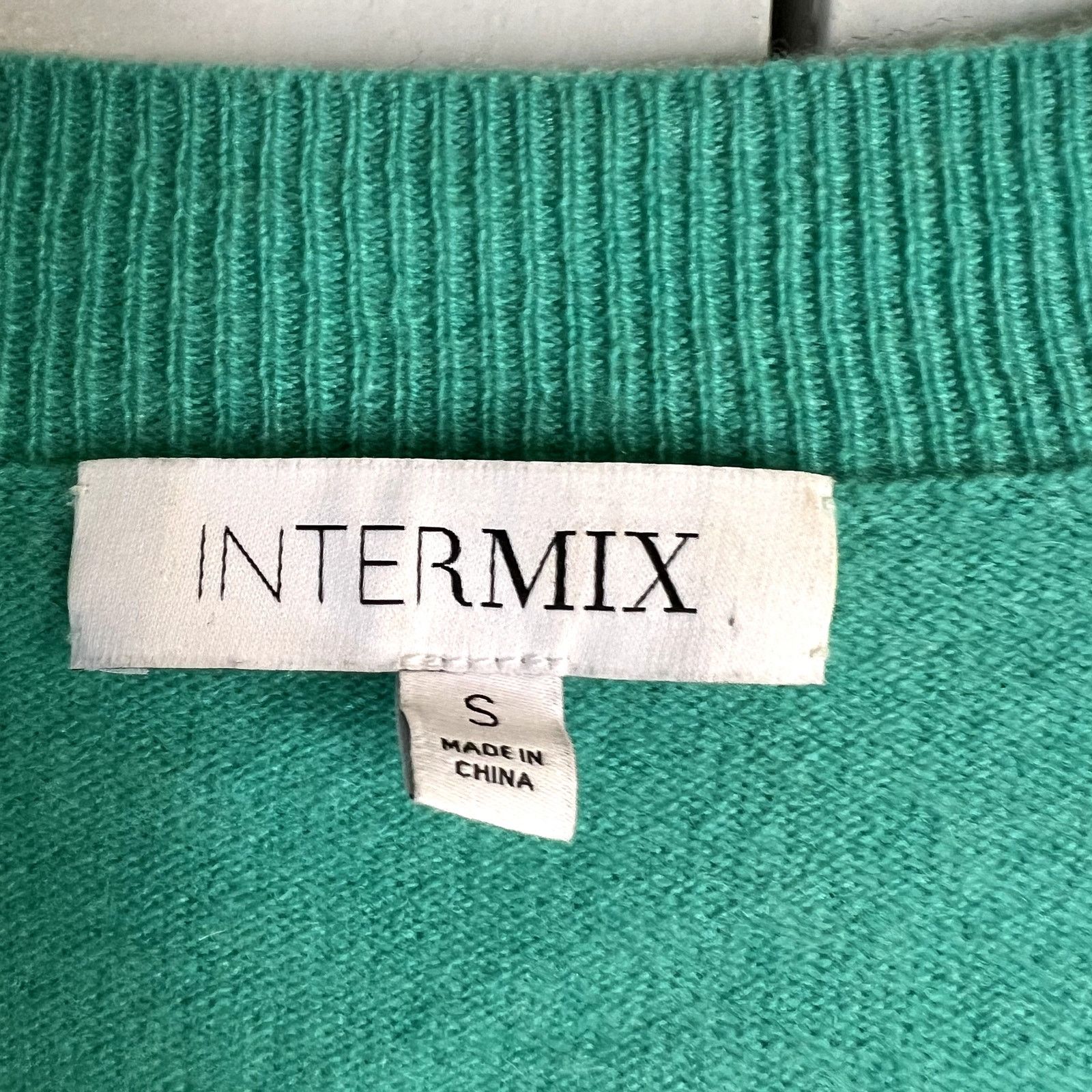 INTERMIX Intermix V-neck Cashmere sweater size S in Green Size S / US 4 / IT 40 - 4 Thumbnail
