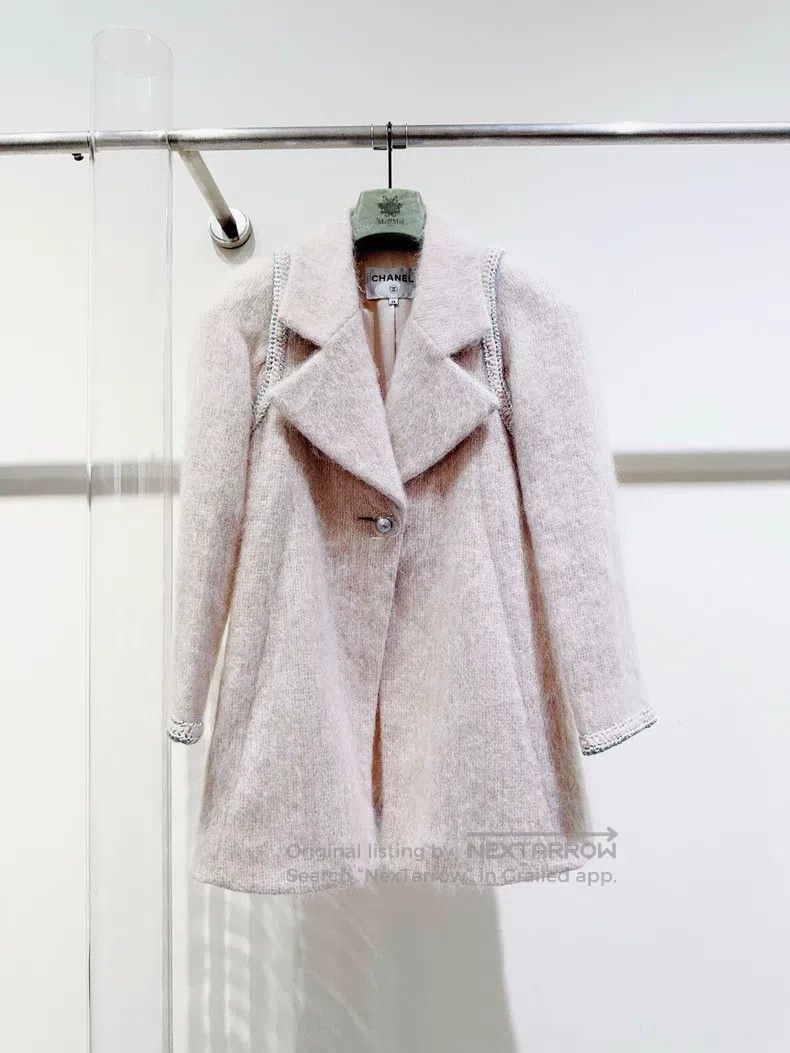 Chanel Chanel Ground control series light pink jacket Size XS / US 0-2 / IT 36-38 - 1 Thumbnail