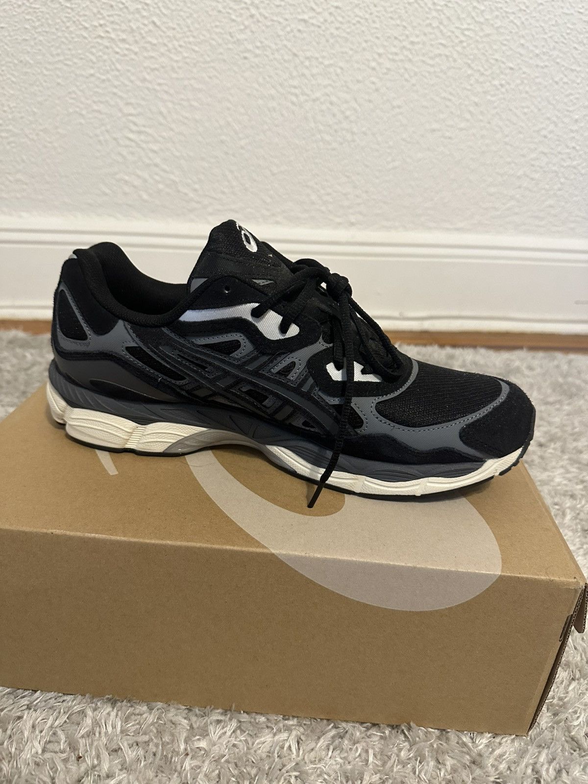Asics Asic gel NYC Black Graphite Size US 12 / EU 45 - 3 Thumbnail