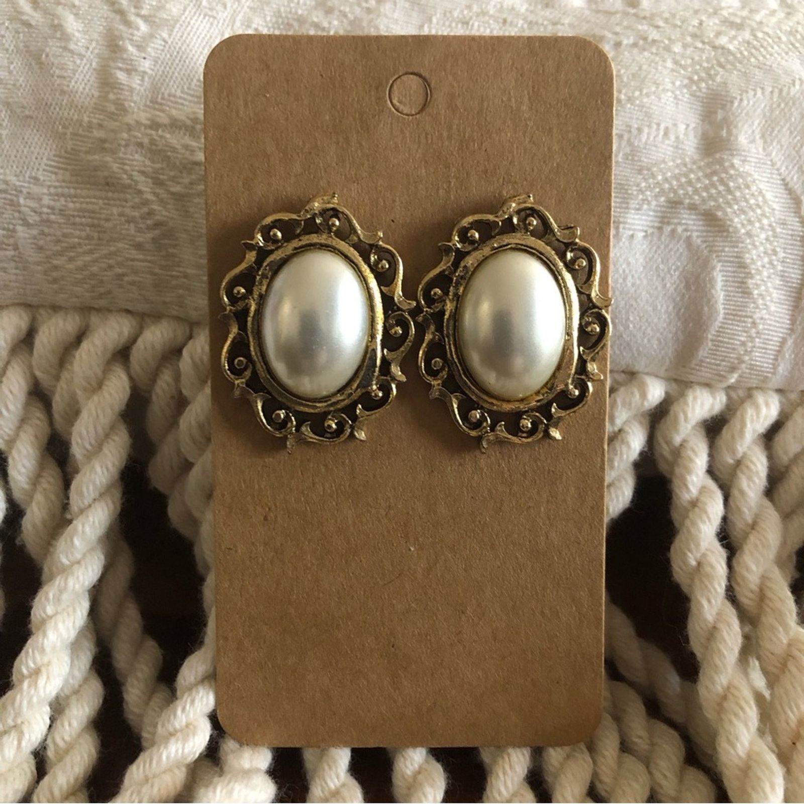Vintage Vintage silver cabochon faux pearl pierced earrings Size ONE SIZE - 1 Thumbnail