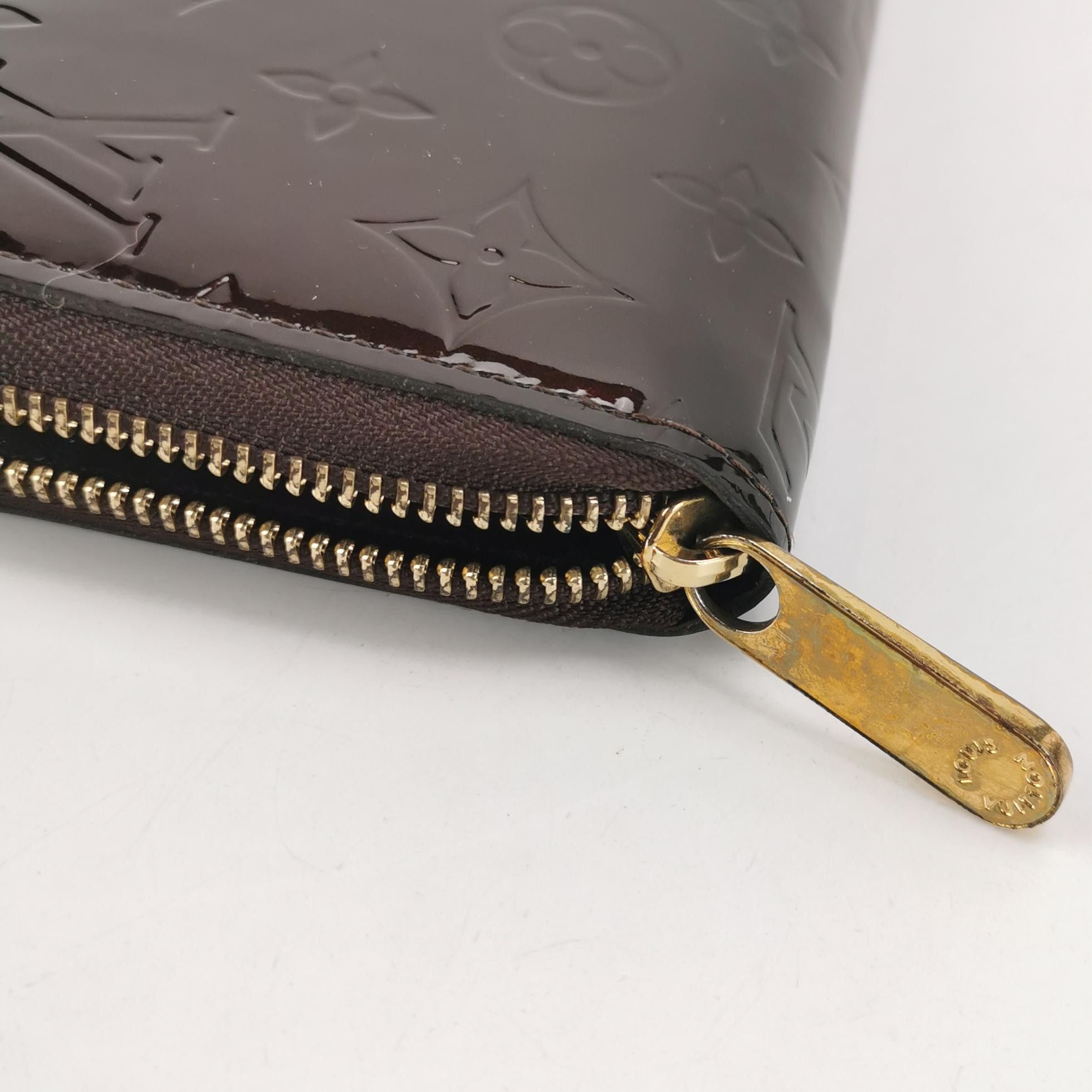 Louis Vuitton Louis Vuitton (LV) Zippy patent leather zip around embossed Size ONE SIZE - 5 Thumbnail