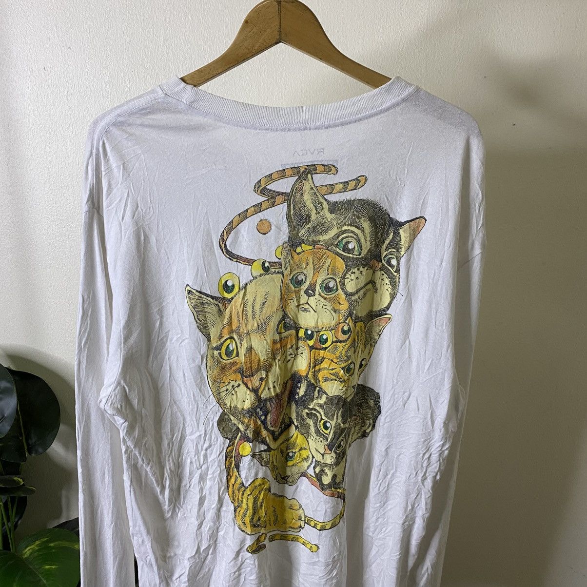 RVCA Shintaro Kago Japanese Manga Artist x RVCA Collaboration LS Size US L / EU 52-54 / 3 - 2 Thumbnail