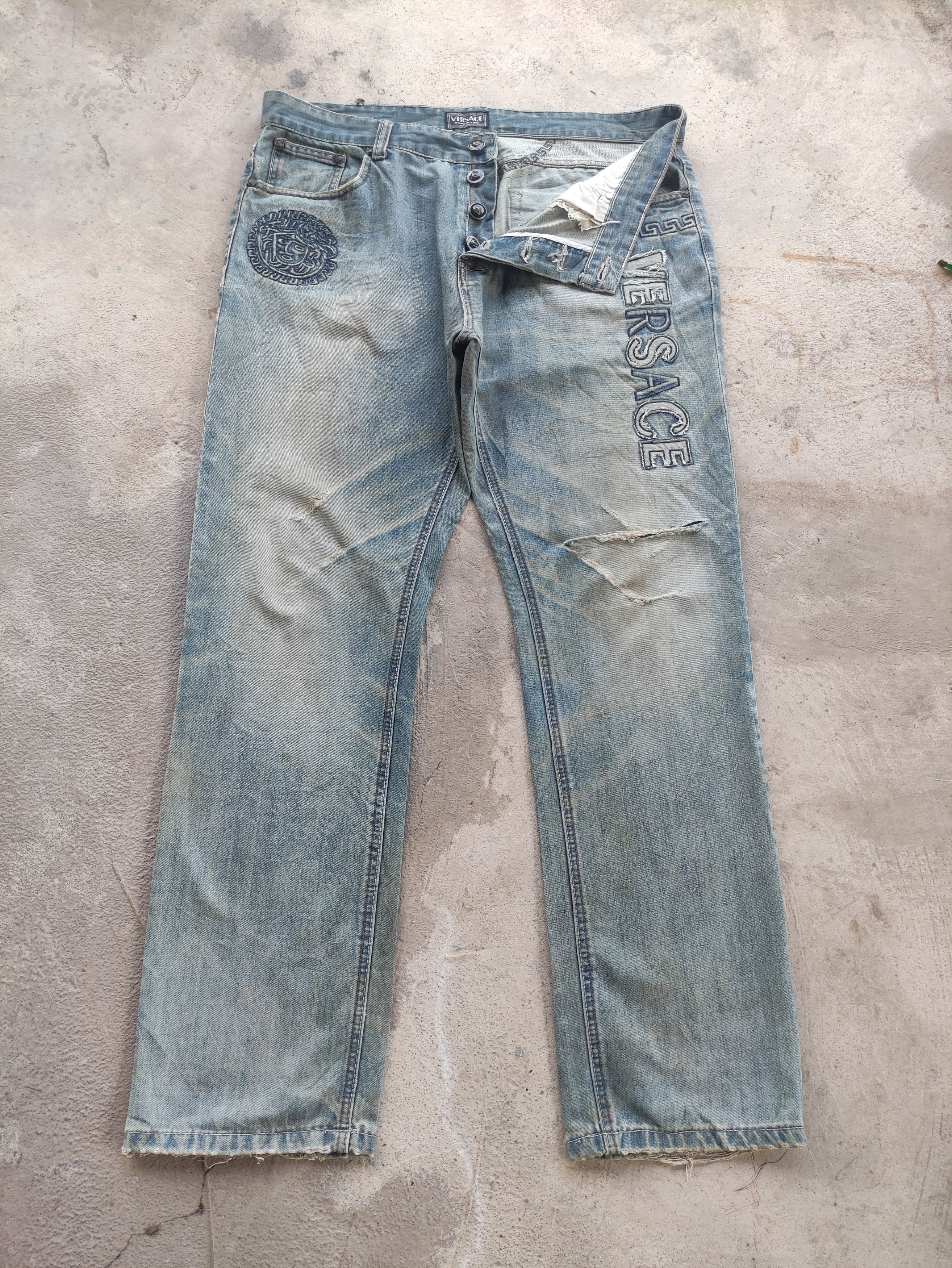 Versace Vintage Versace Button Jean Distressed Faded Denim Size US 40 / EU 56 - 2 Thumbnail