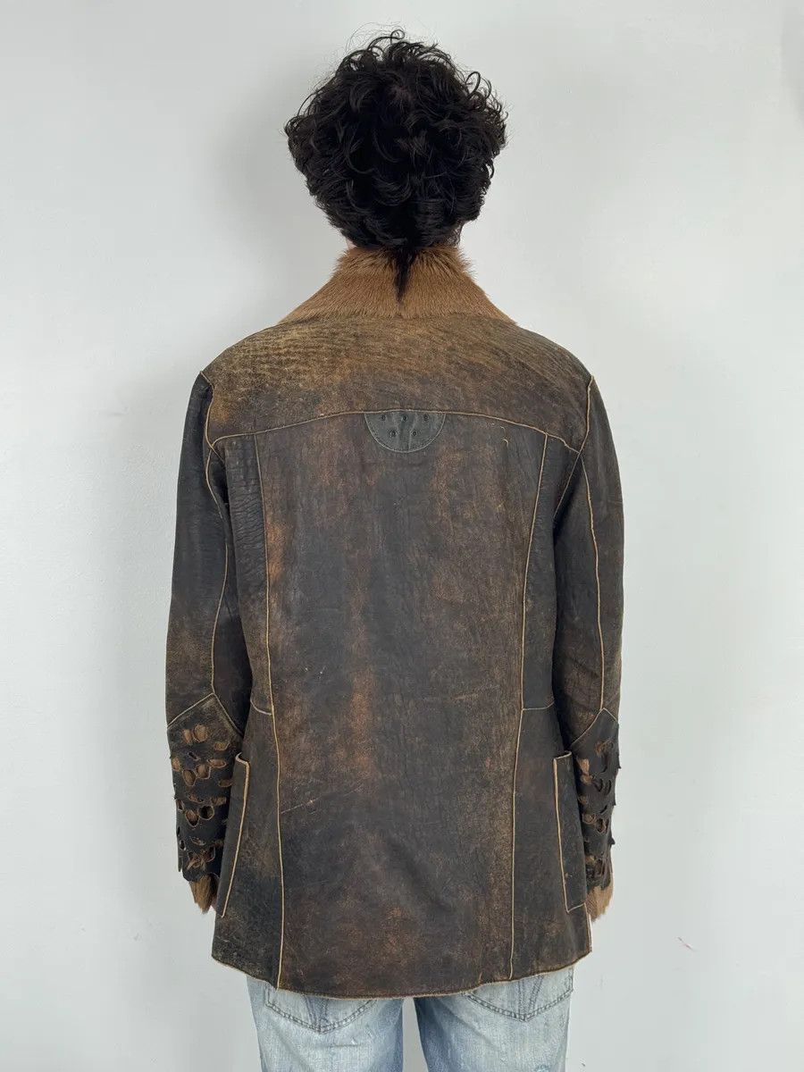 Just Cavalli AW2005 Cavalli Brown Eroded Leather Fur-Collar Jacket Size US L / EU 52-54 / 3 - 3 Thumbnail